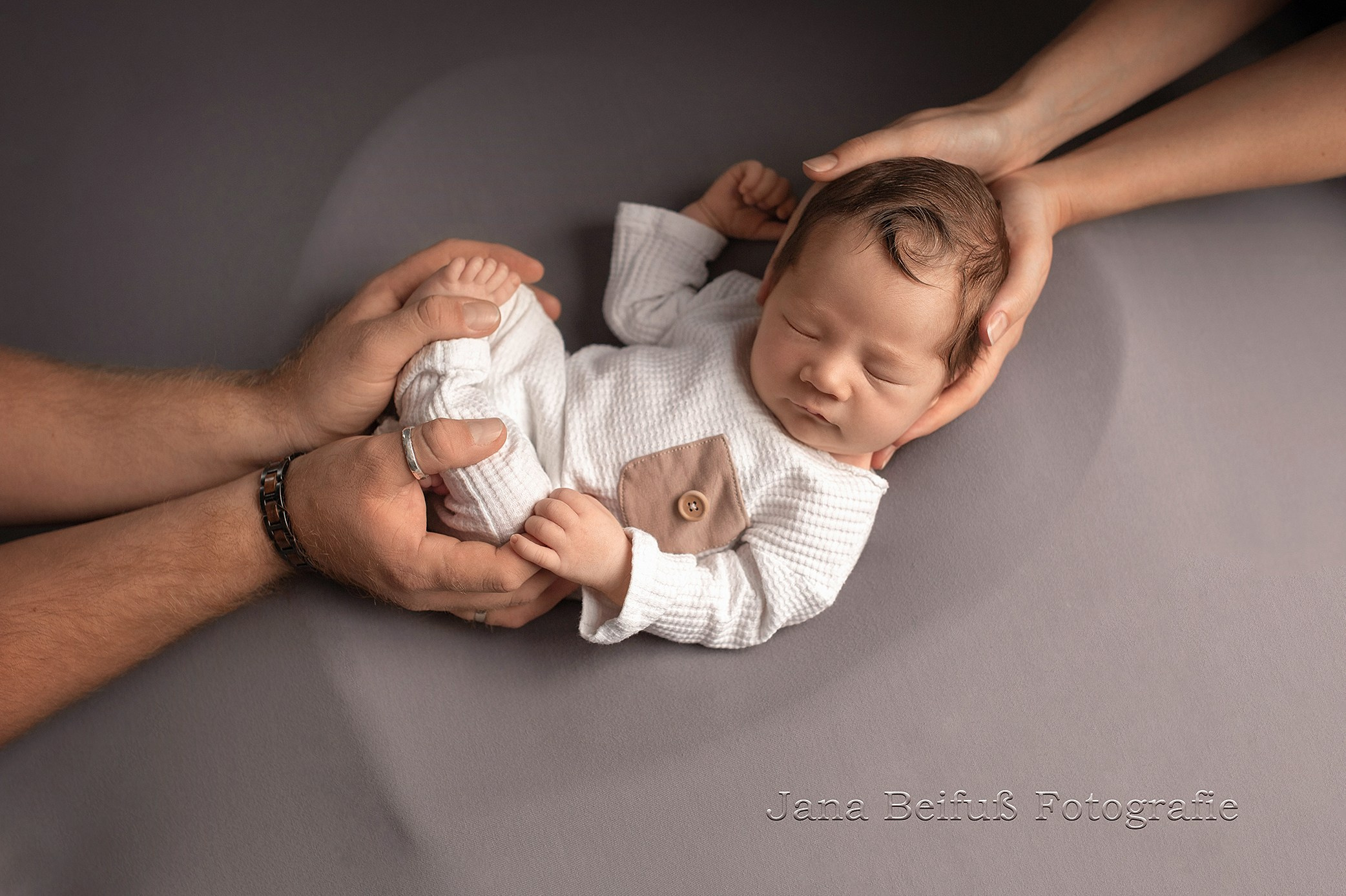 Neugeborenenshooting Weißenhorn, Baby Shooting Weißenhorn, Babyshooting, Babyfotograf Weißenhorn, Neugeborenenshooting Ulm, Babyfotograf Ulm, Babyfotograf Senden, Babyfotograf Neu-Ulm, Jana Beifuß Fotografie, Familienfotos, Liebe, Geduld, Neugeborenenfotos weissenhorn, Pfaffenhofen a. d. Roth, Gaumenspalte, Gaumenlippenspalte