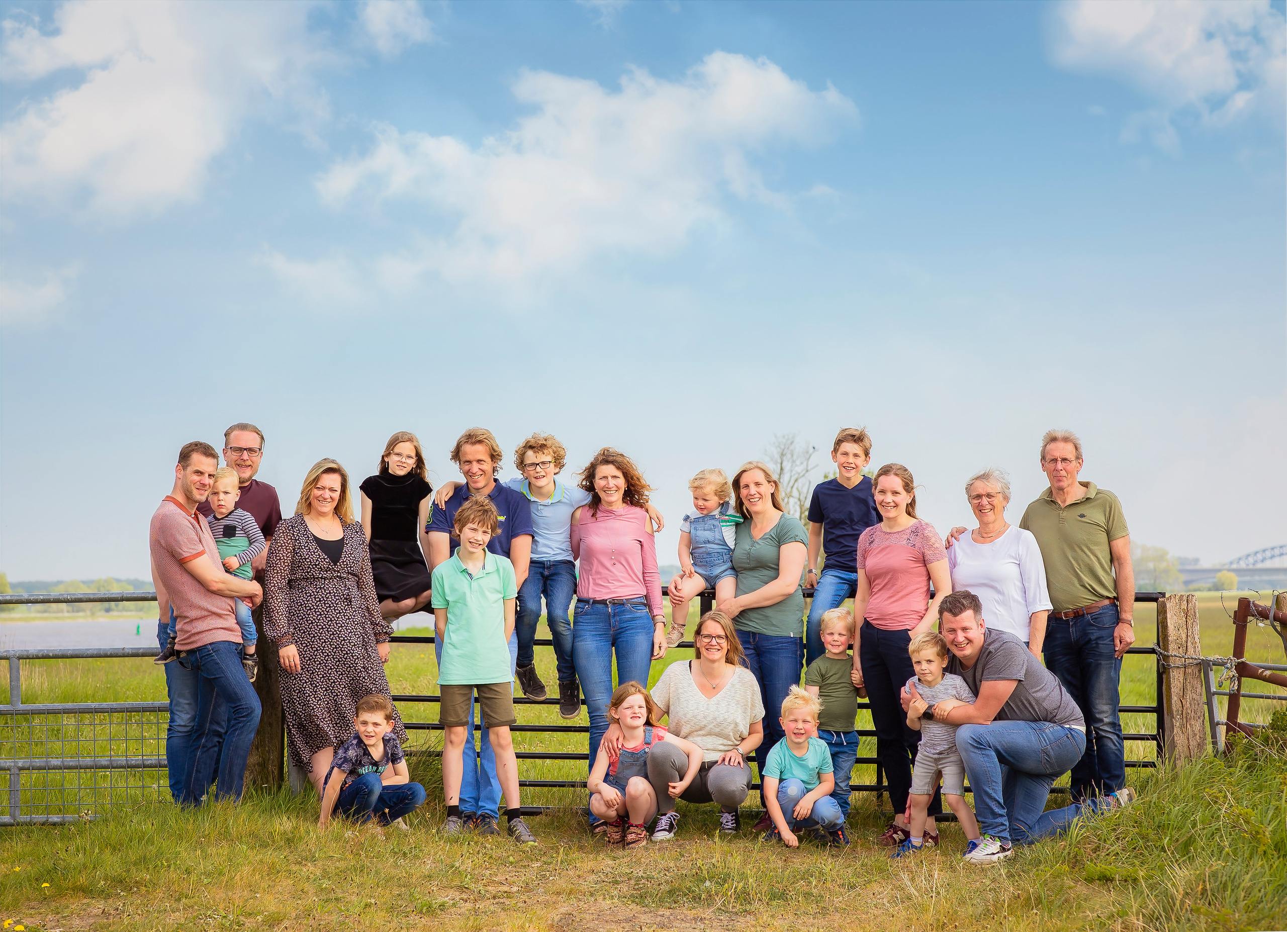 Grote familie portrait familiefotograaf Irina Hoek