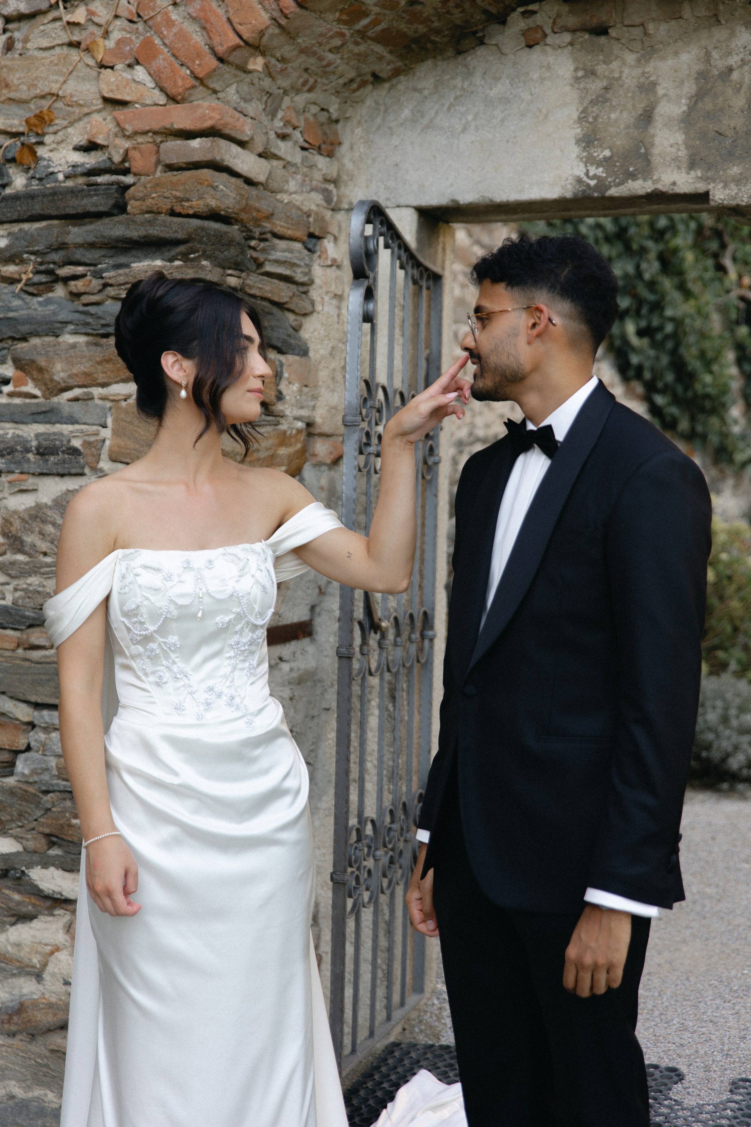 Elegant Castle Wedding in Austria | Alwin & Ruth’s Fairytale Celebration. Wedding photographer and videographer based in Timisoara, Romania