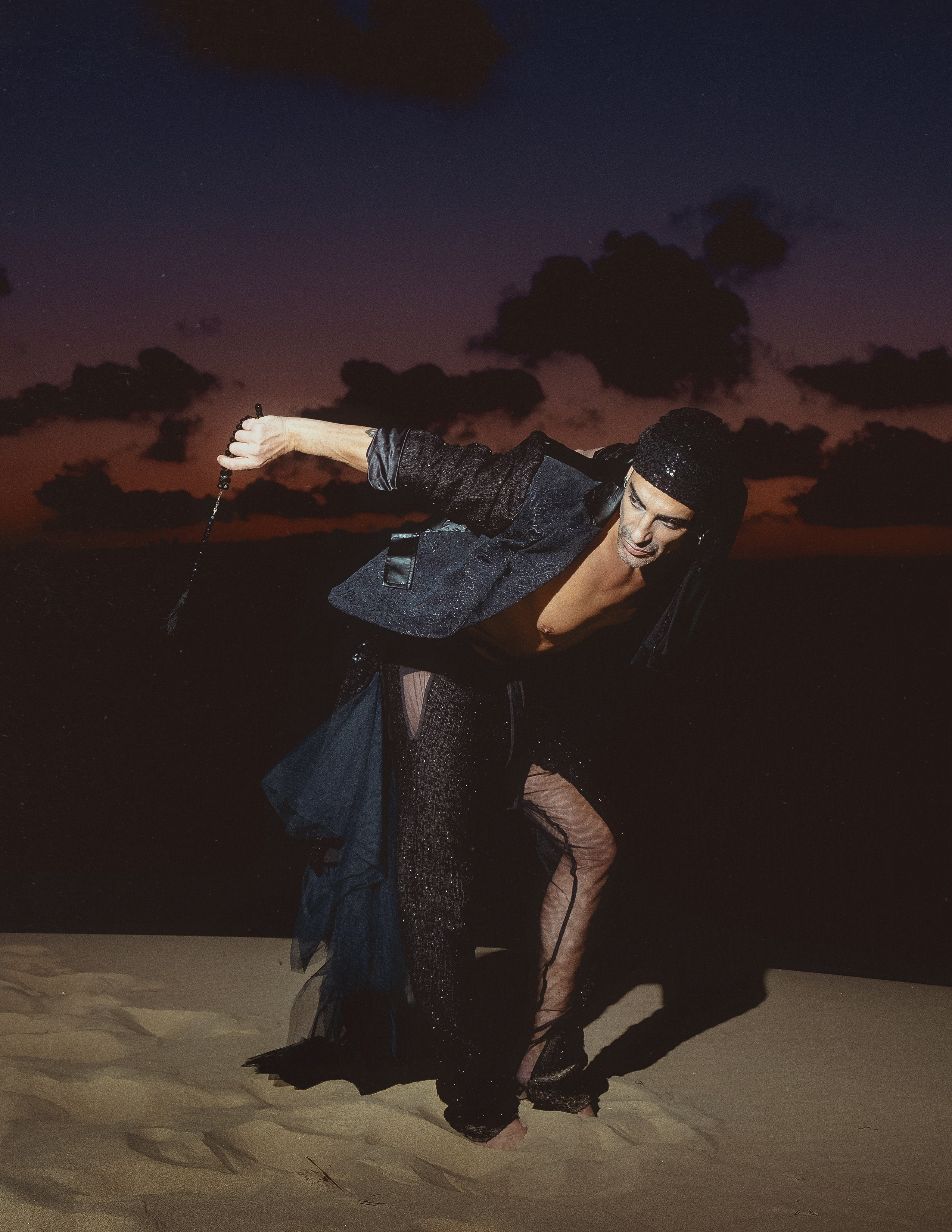 Портфолио-фотосессия в дюнах Аликанте — креативные образы и уникальные наряды от дизайнера — Фотограф Андрей Луковников