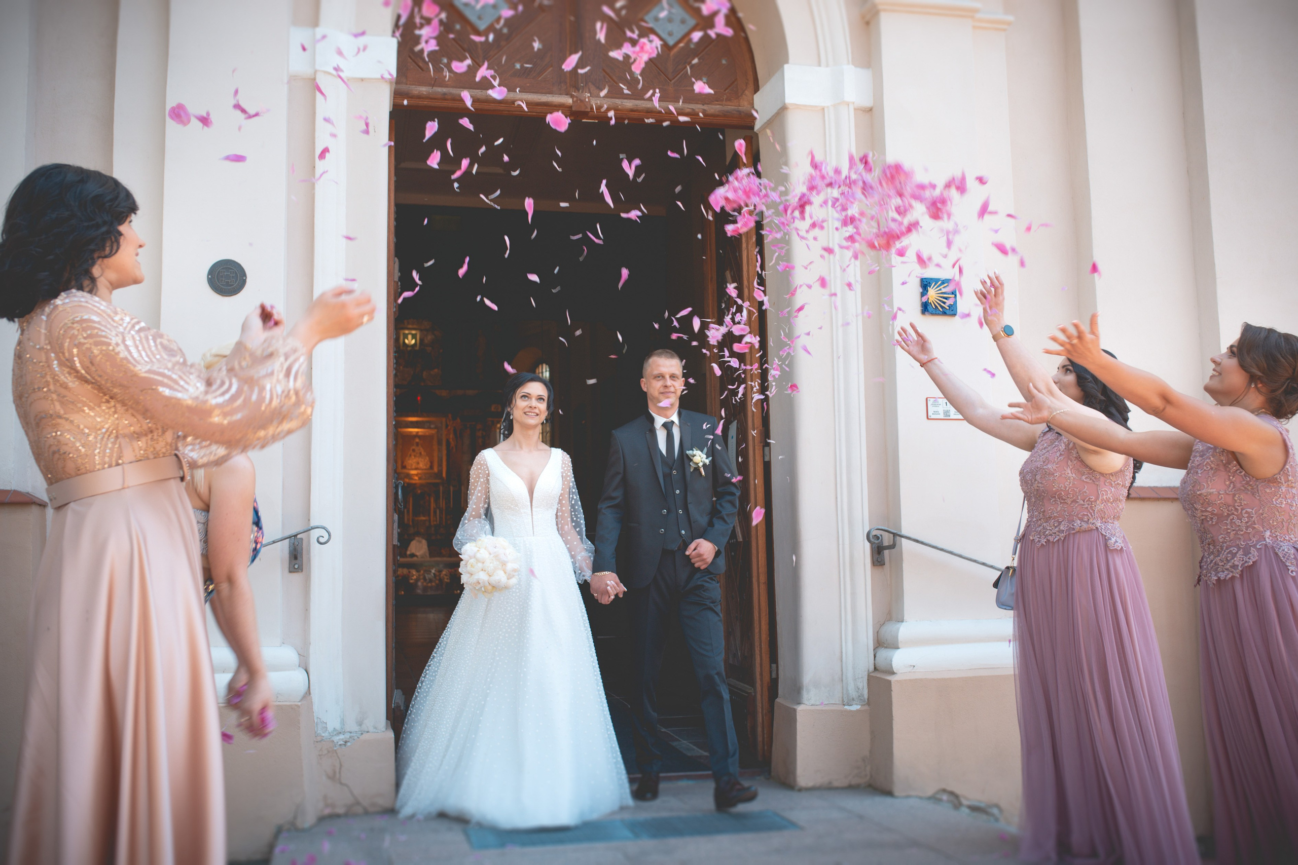 Vestuvių fotosesija, ceremonija, Vestuvių pasiruošimo fotografavimas. Vestuvių fotografas Vilnius Trakai kaina vestuvių fotografavimas fotografė personal.lt photogrpahy kainos jaunoji jaunikis nuotaka santuoka vestuvės, profesionali natūrali meninė reportažinė klasikinė fotosesija, vestuvių fotosesija gamtoje dvare