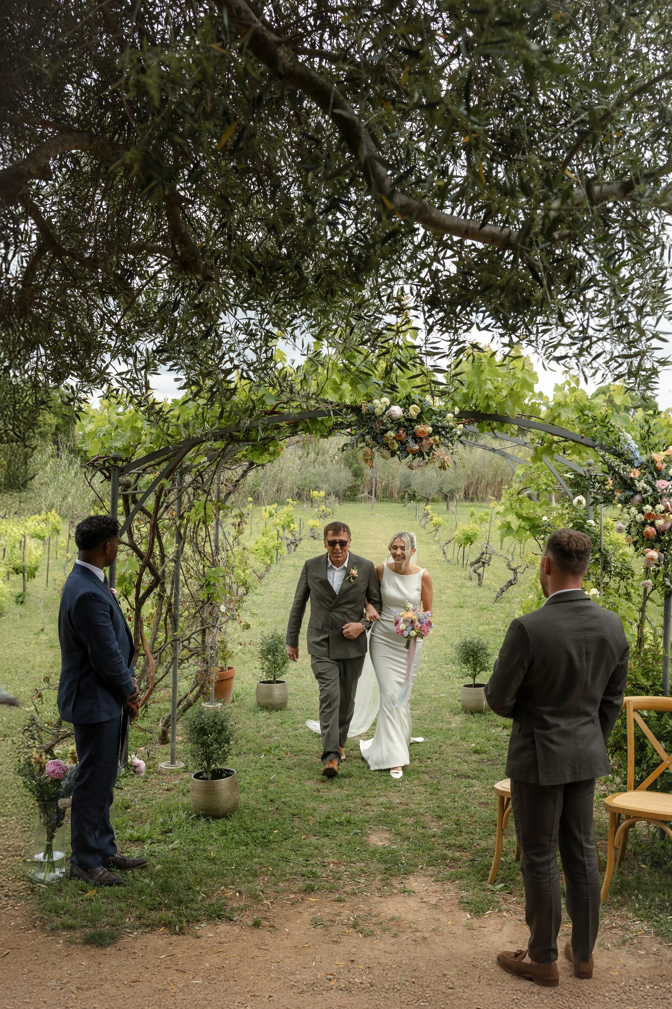 Vineyard Château Wedding in Occitanie — Puits Es Pratx. Eugénie Smirnova — Wedding & Elopement Photographer in Southwest France