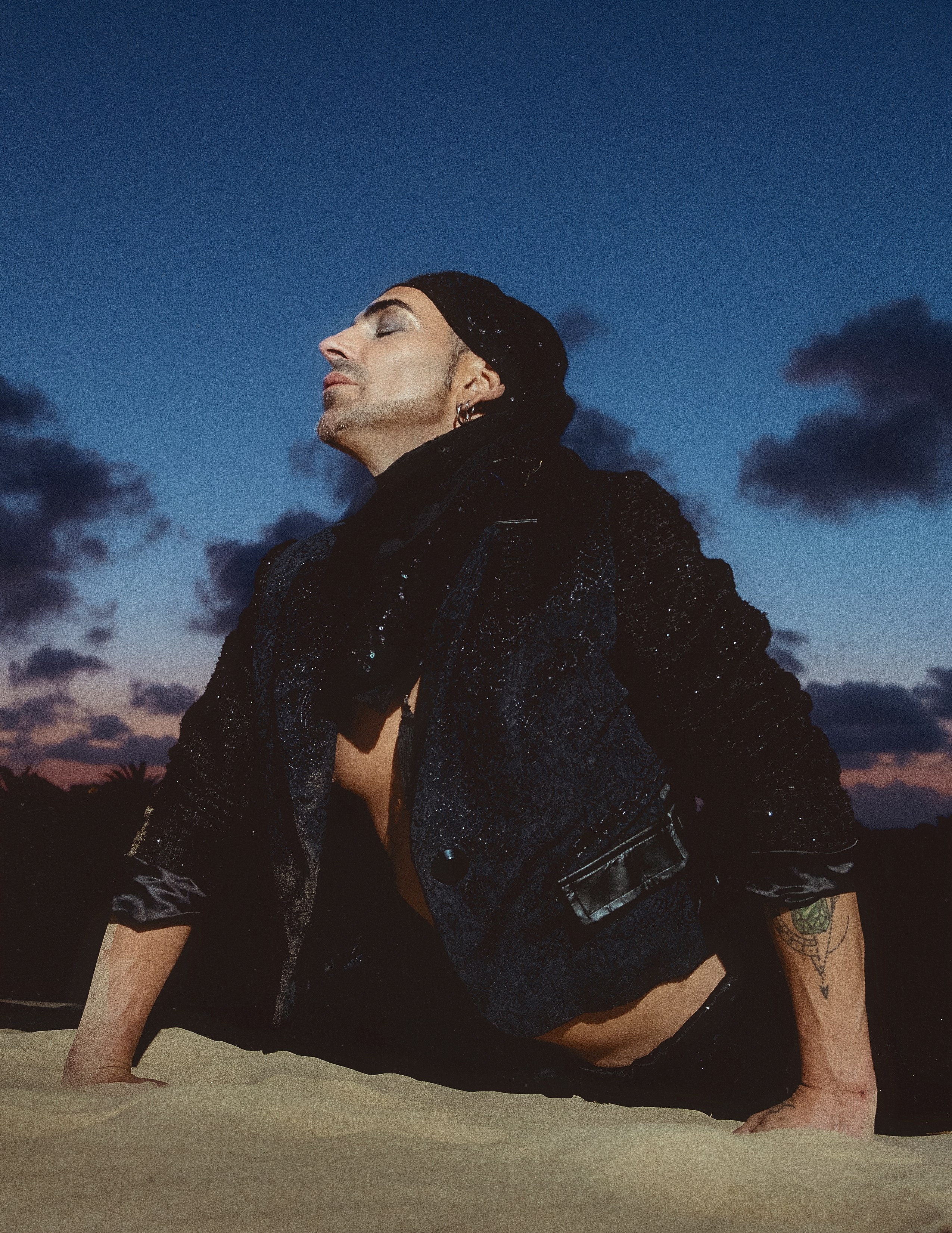 Портфолио-фотосессия в дюнах Аликанте — креативные образы и уникальные наряды от дизайнера — Фотограф Андрей Луковников