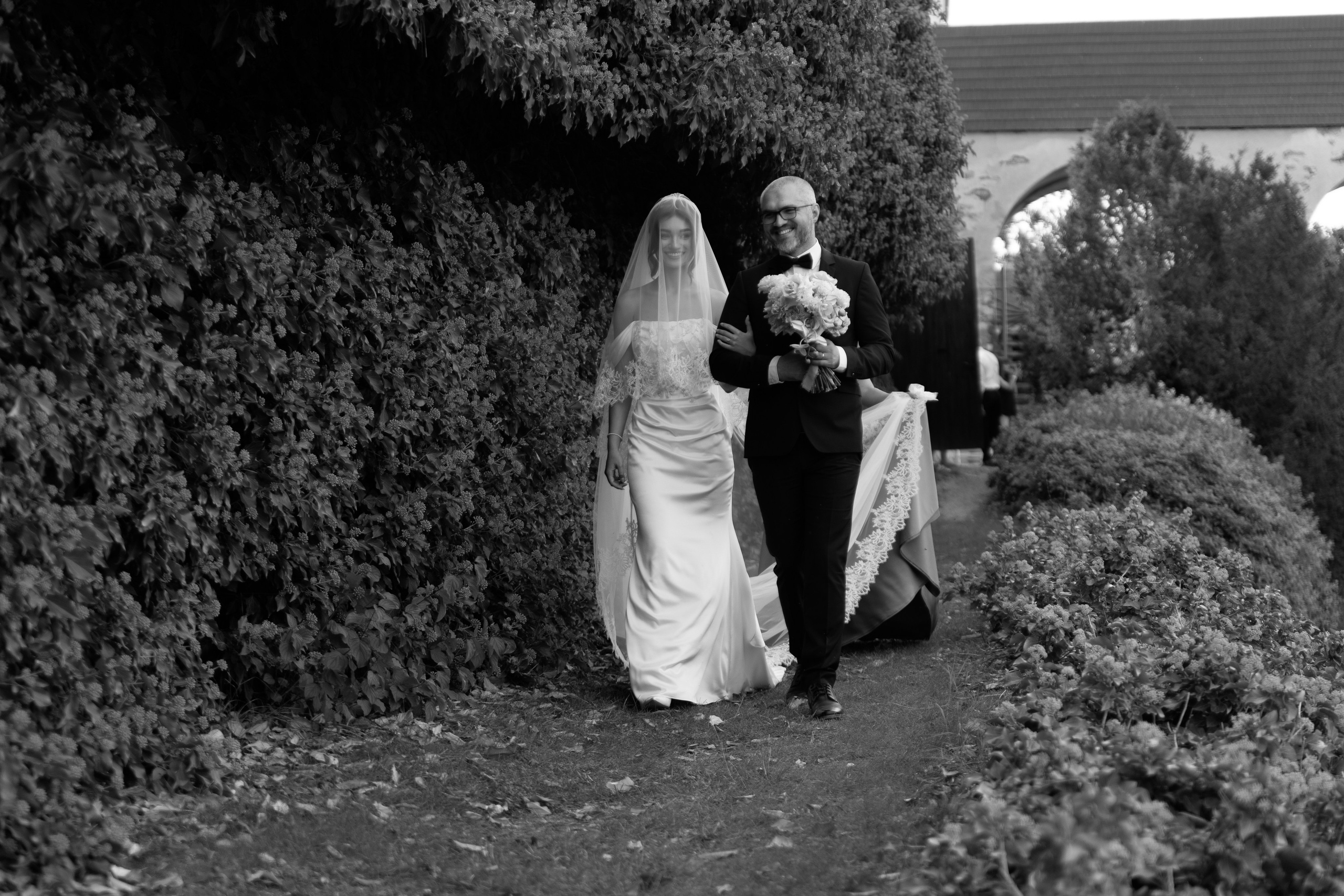 Elegant Castle Wedding in Austria | Alwin & Ruth’s Fairytale Celebration. Wedding photographer and videographer based in Timisoara, Romania