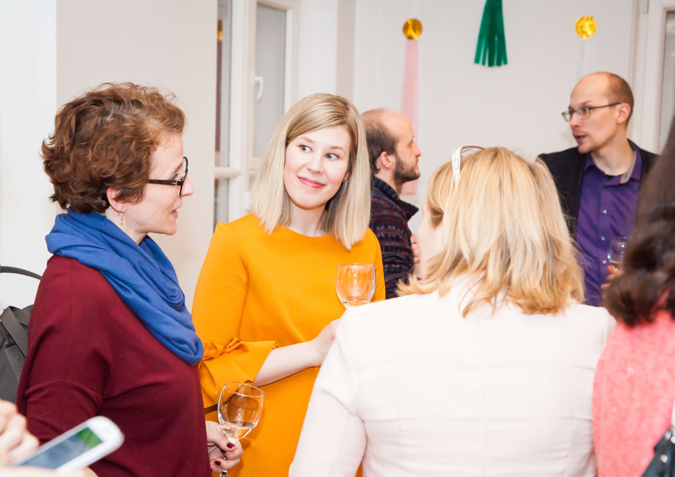 Dokumentere åpning av utstilling, profesjonell fotografering