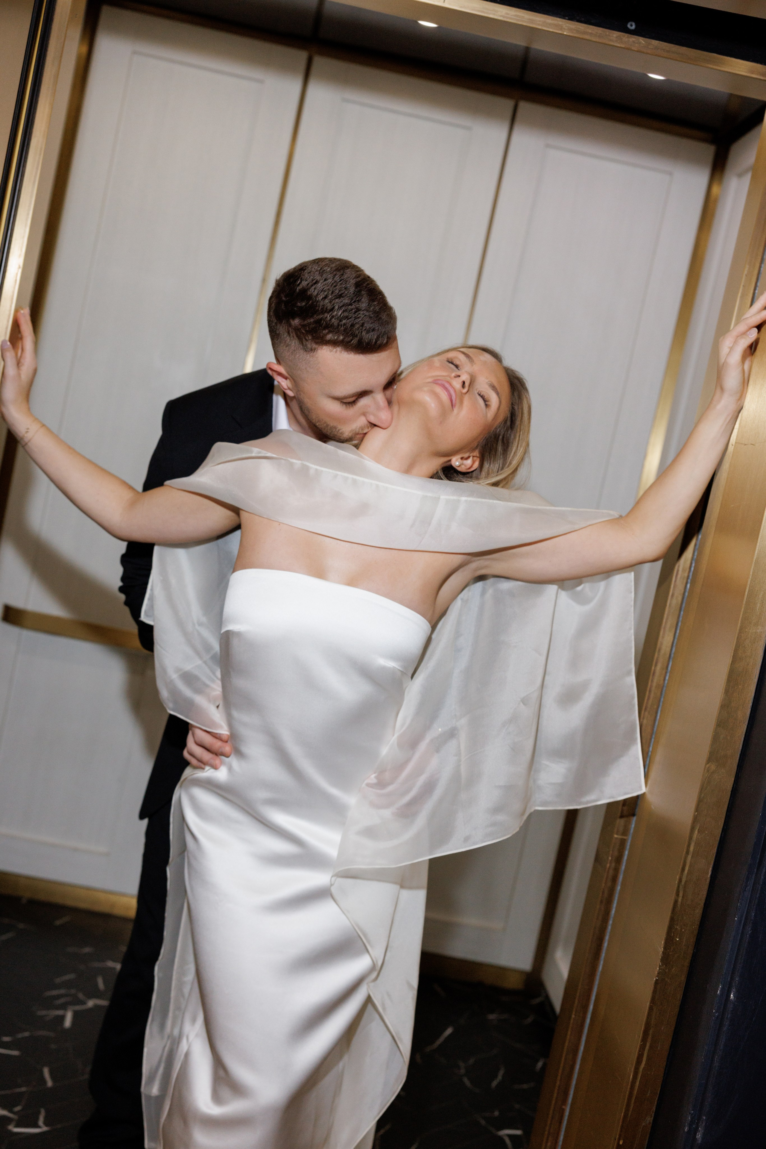 Vasylton Studio• Wedding Photographer | Capturing moments, preserving memories