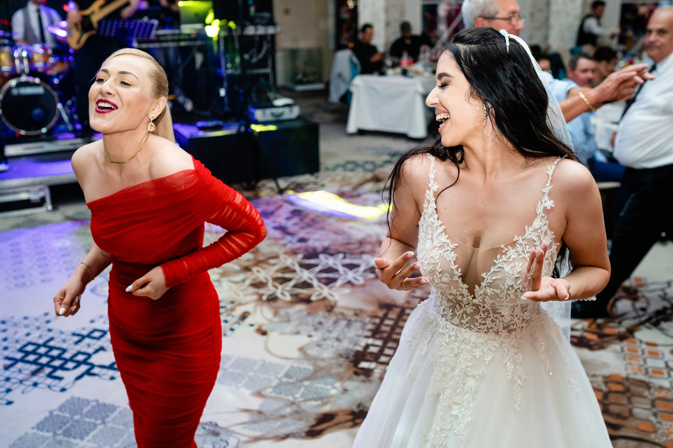 Elena & Cristi. Acasă