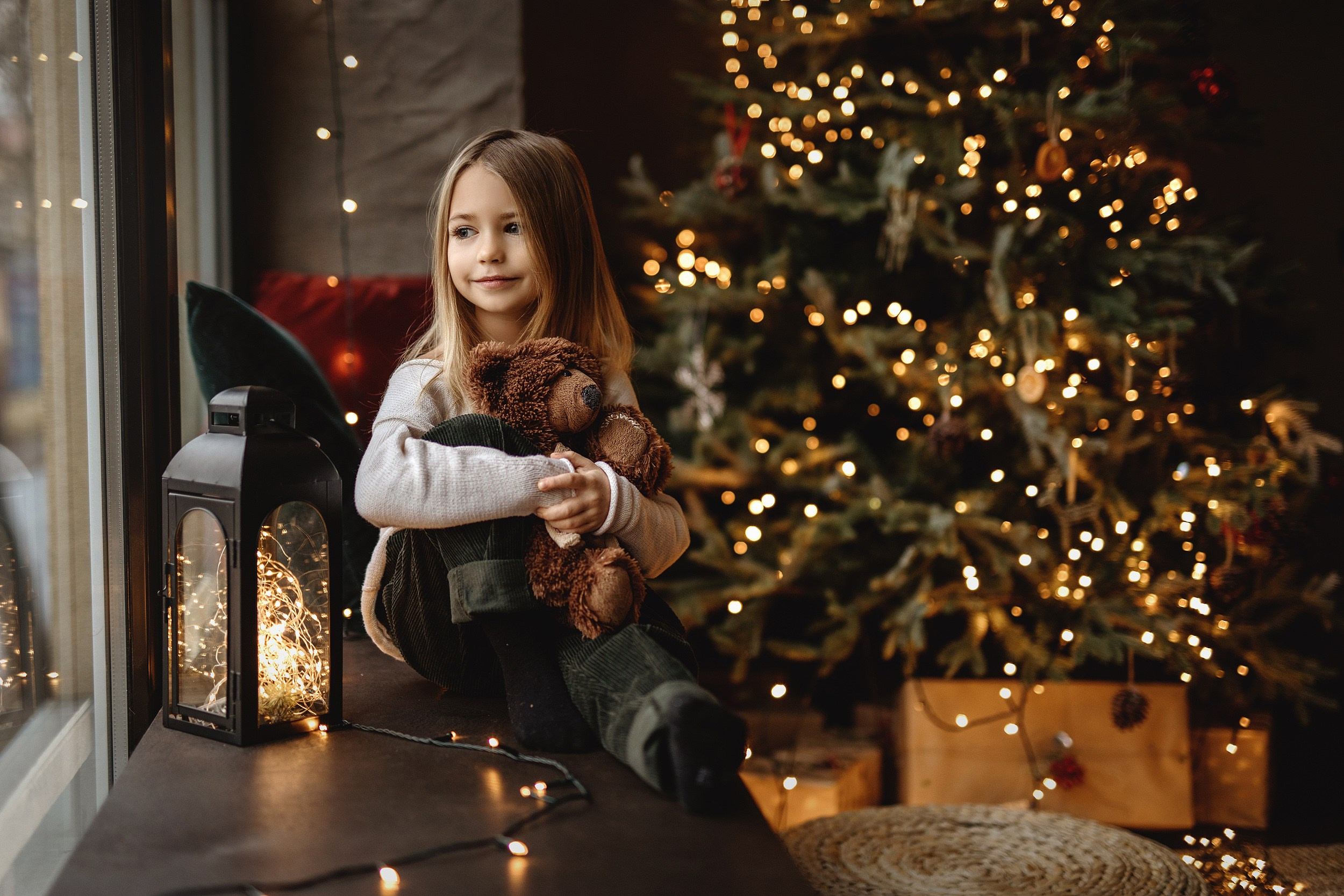 Fotostudijas Ziemassvētku Dekors – Maģiska svētku fotosesijas atmosfēra Rīgā. Fotostudija VEF Rīga