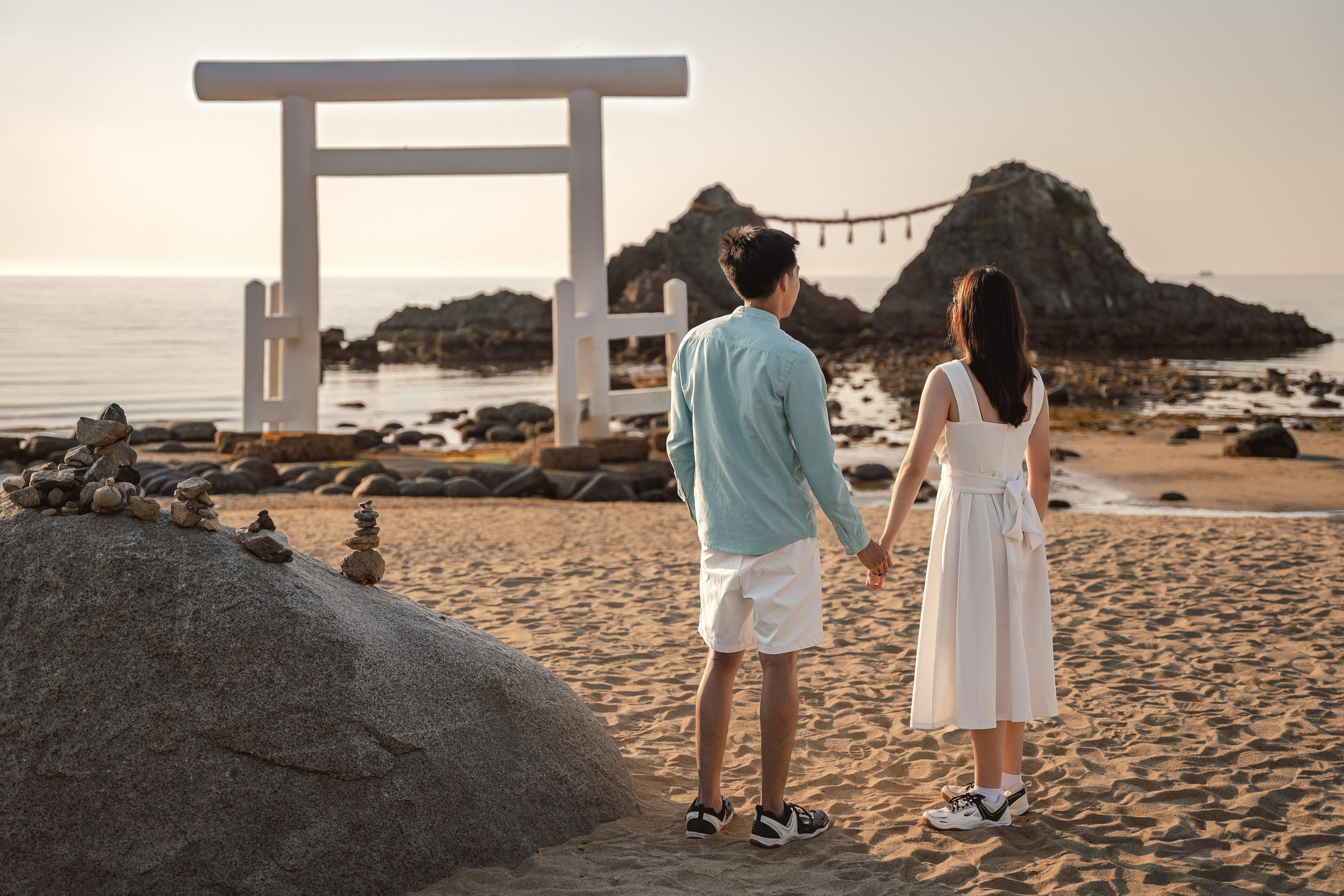 Fukuoka Couple Photoshoot: Roses, Totoro Forest & Sunset Love Story