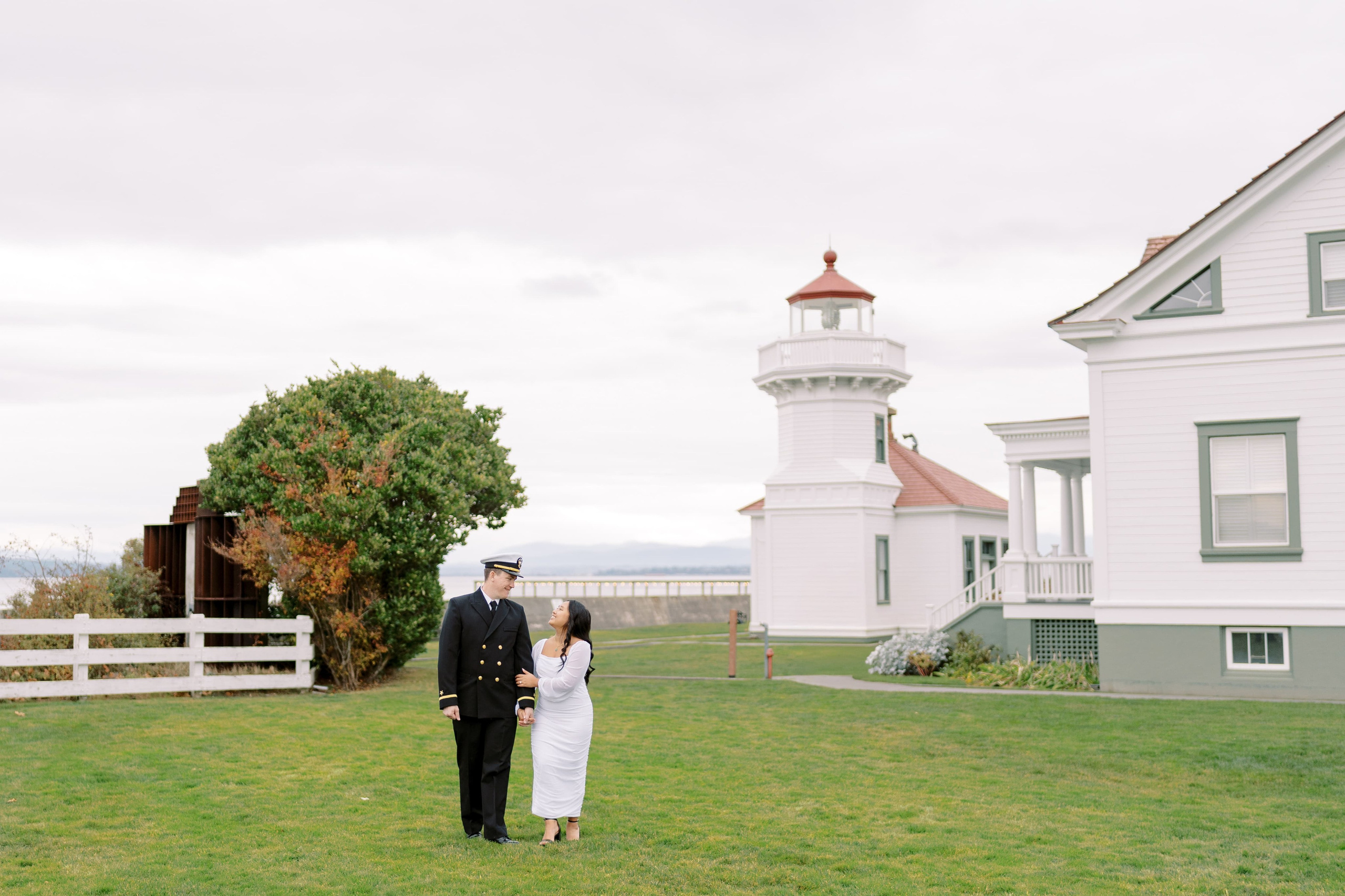 Engagement photoshoot. Dayana & Dag. Mukilteo ligthhouse. November 2024. EVAN ARISTOV WEDDING PHOTOGRAPHY — Seattle Wedding Photographer