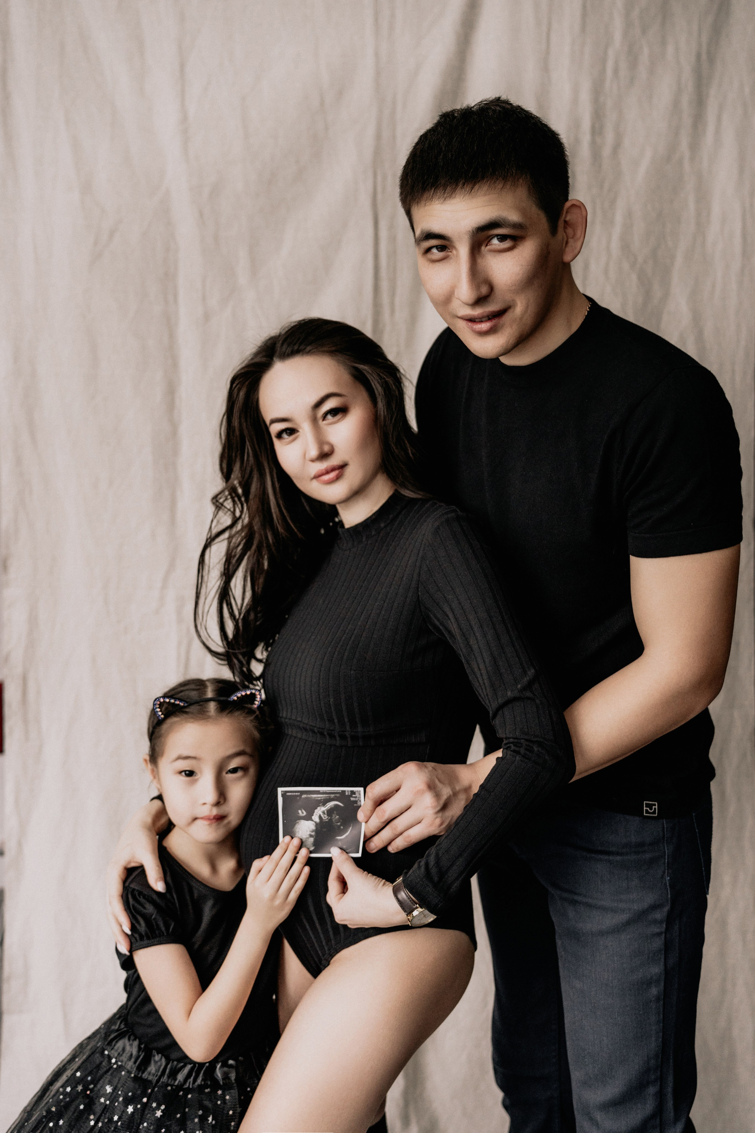 High-Fashion Maternity Photography – Chic & Glamorous Studio Session. Alisa Tant — Family and newborn photographer Bucks County, Montgomery county, Philadelphia, NJ