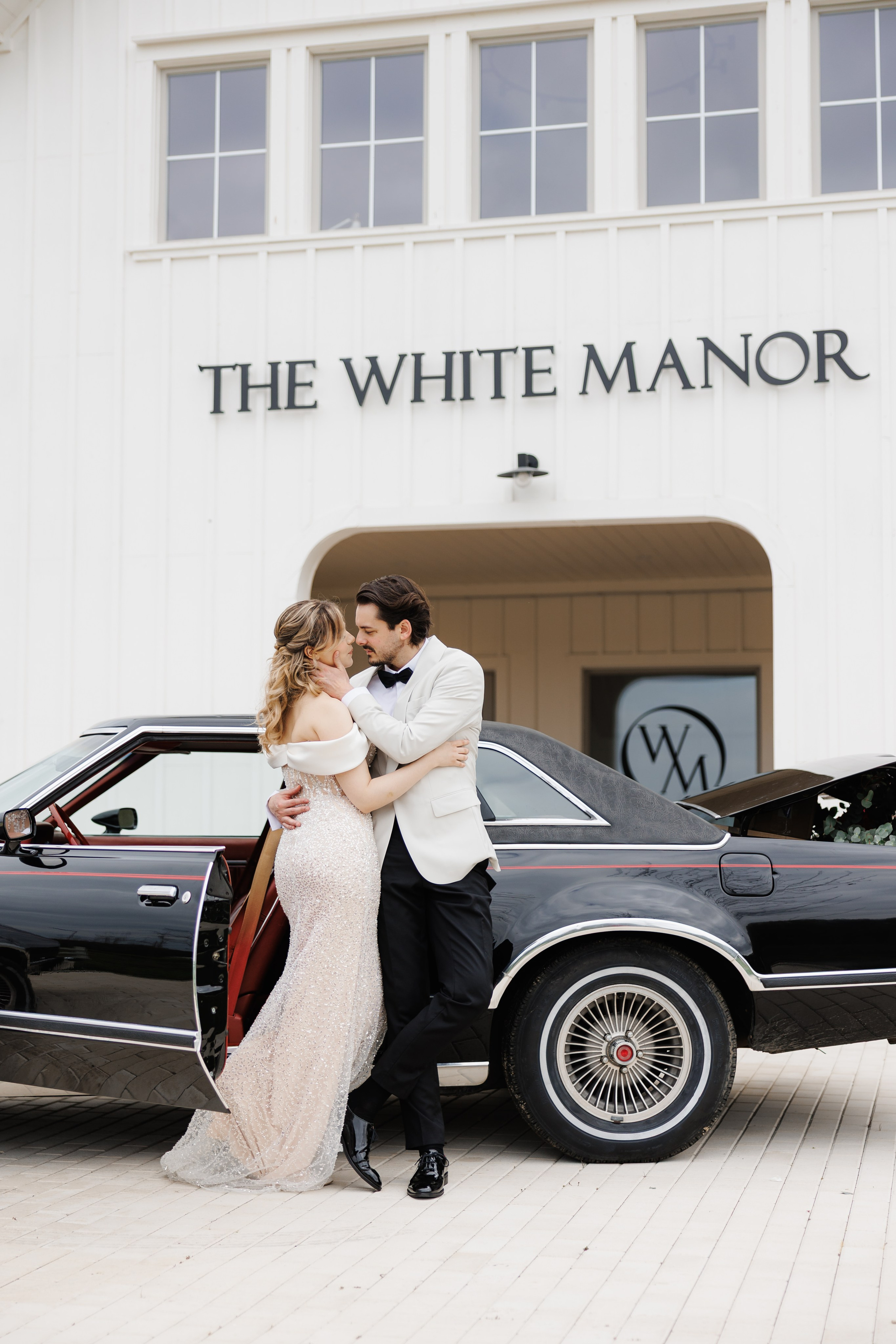 Wedding Photographer in Bucharest — Manu Ivanciu