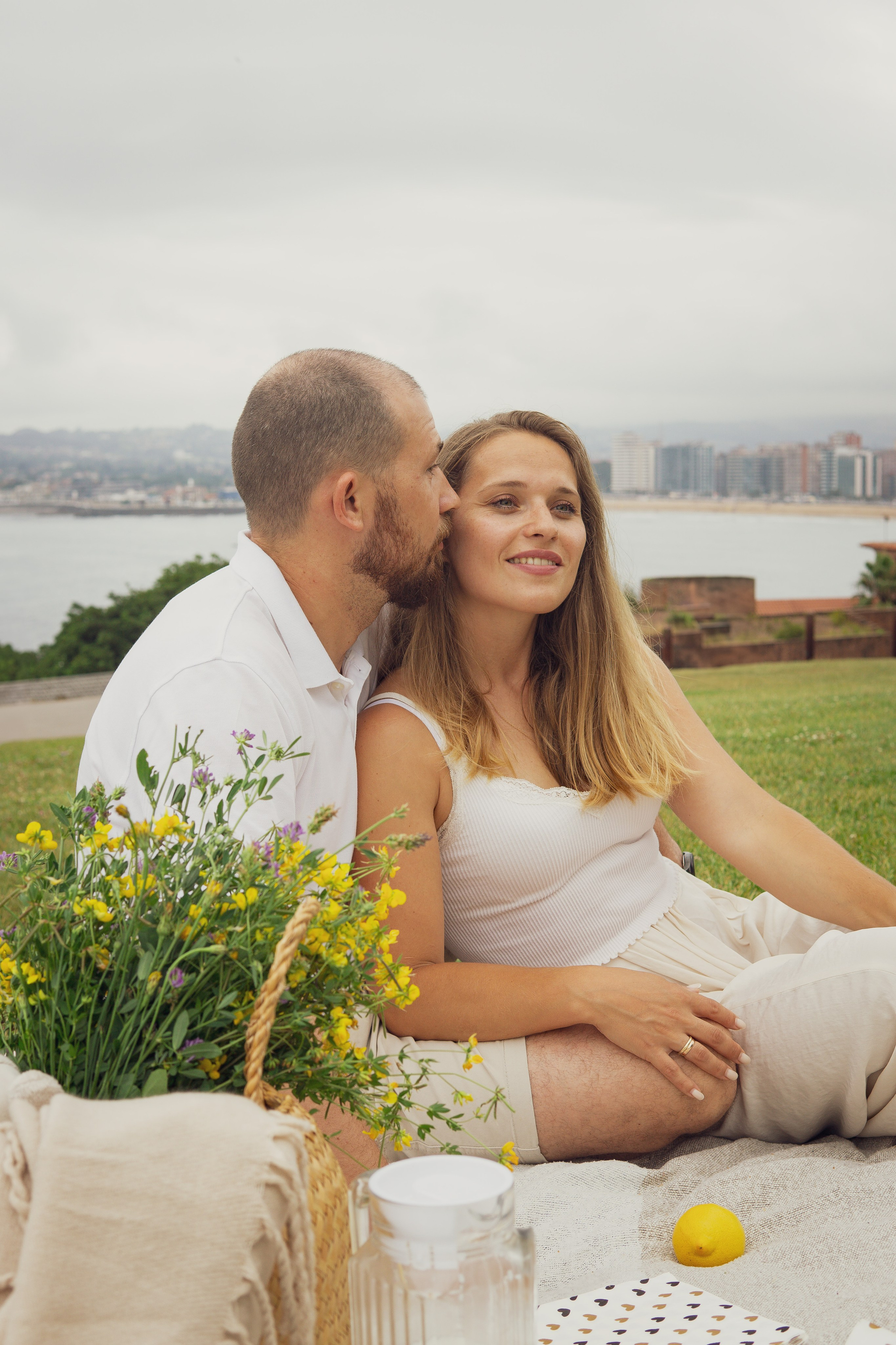 Family Picnic Photoshoot in Gijón, Cerro de Sta Catalina