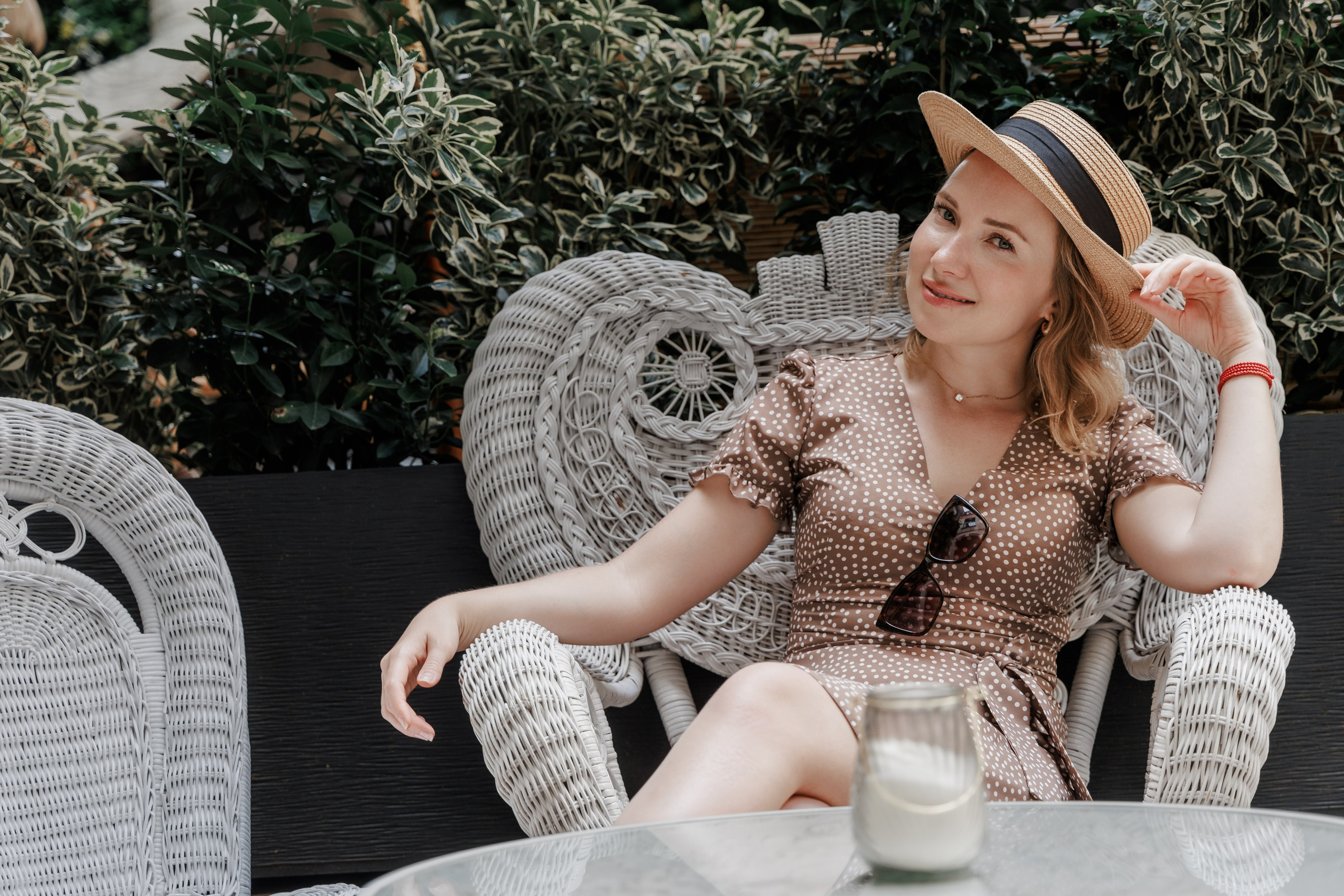 📸 French Dream in Every Frame: ISTA PHOTO SHOOT with a Baguette, Beret & Iconic Tower Backdrop. Photographe à Paris