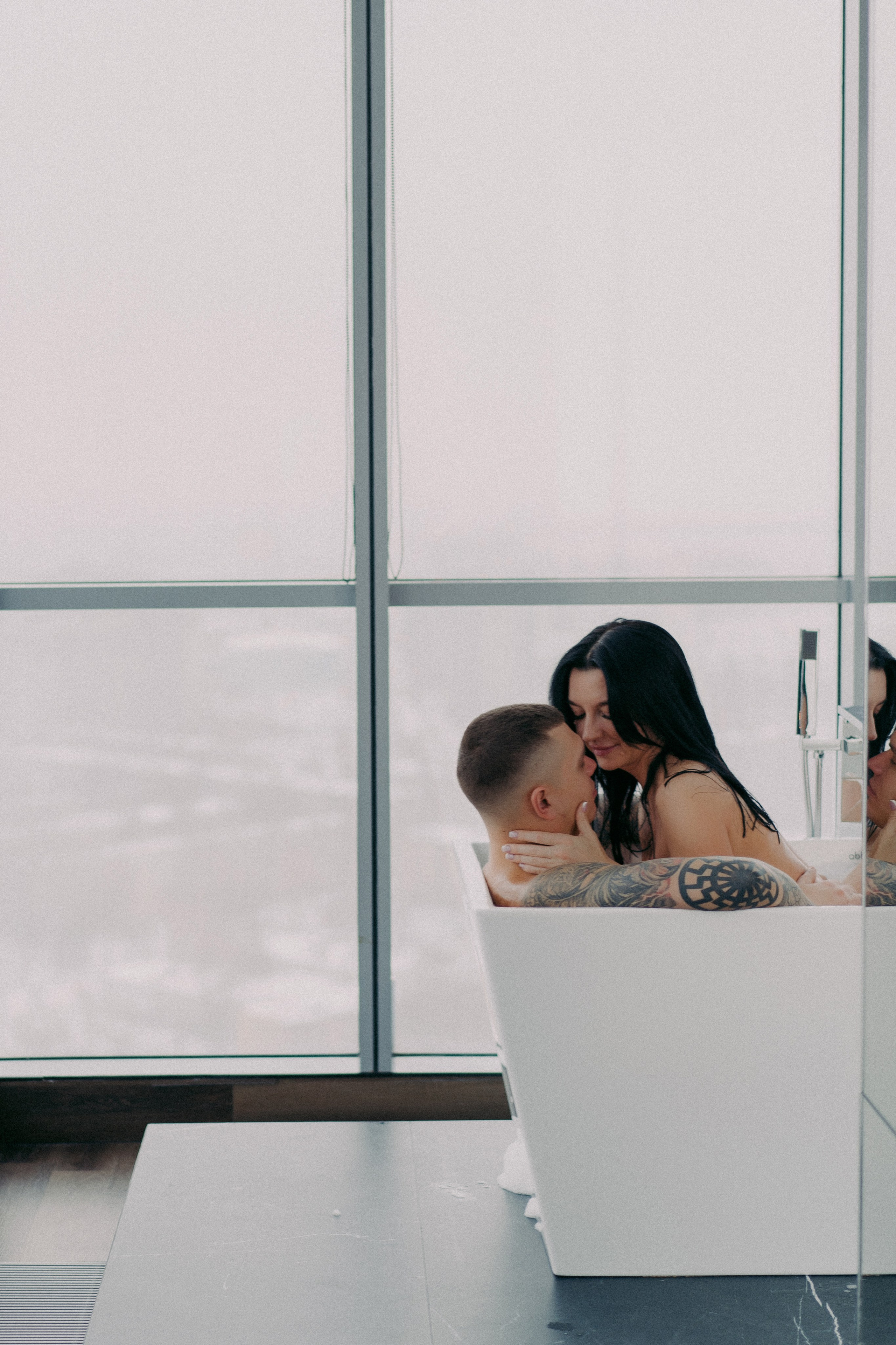Luxury Couple Boudoir Photography NYC | Intimate Hotel Photo Sessions. Videographer and photographer in New York // MAKAROV.VIDEO
