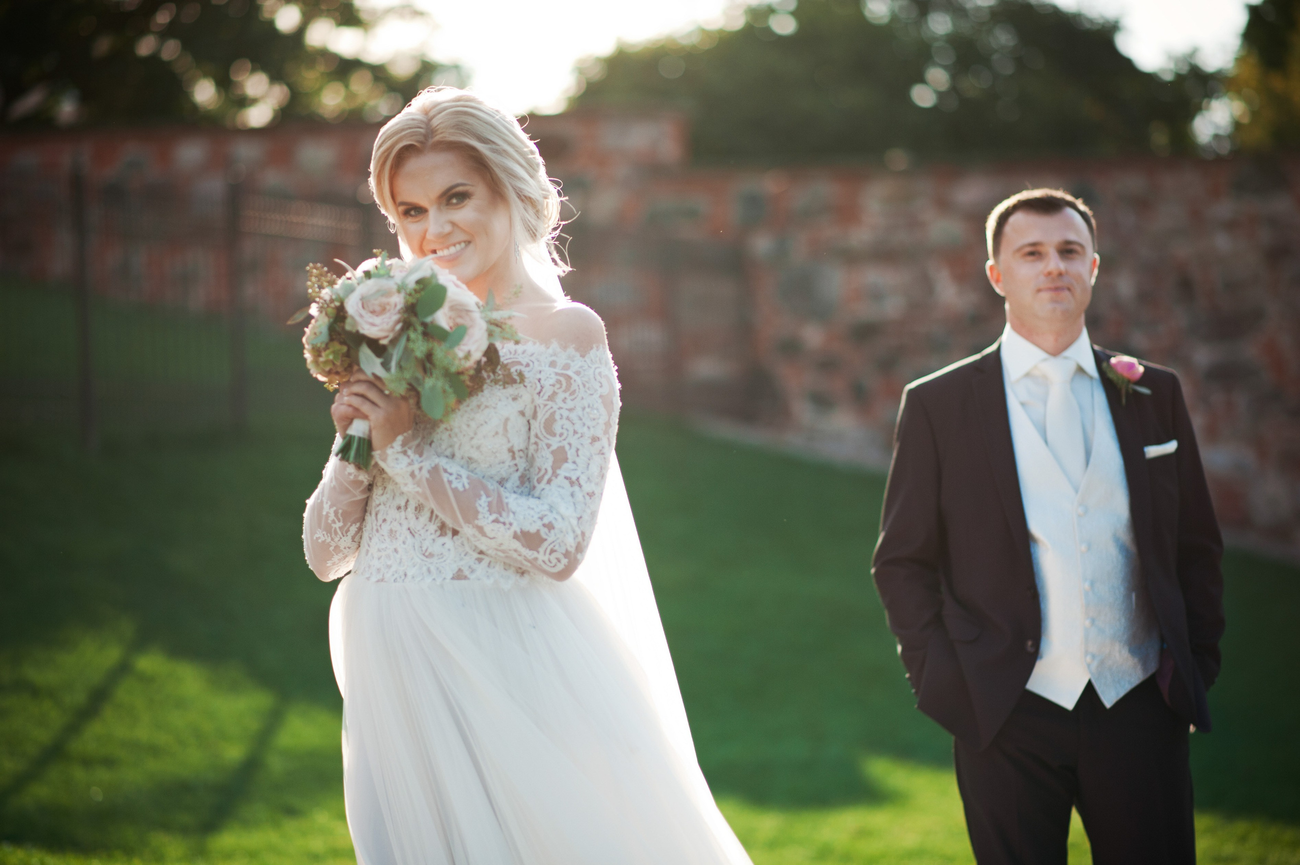 Vestuvių fotosesija, ceremonija, Vestuvių pasiruošimo fotografavimas. Vestuvių fotografas Vilnius Trakai kaina vestuvių fotografavimas fotografė personal.lt photogrpahy kainos jaunoji jaunikis nuotaka santuoka vestuvės, profesionali natūrali meninė reportažinė klasikinė fotosesija, vestuvių fotosesija gamtoje dvare