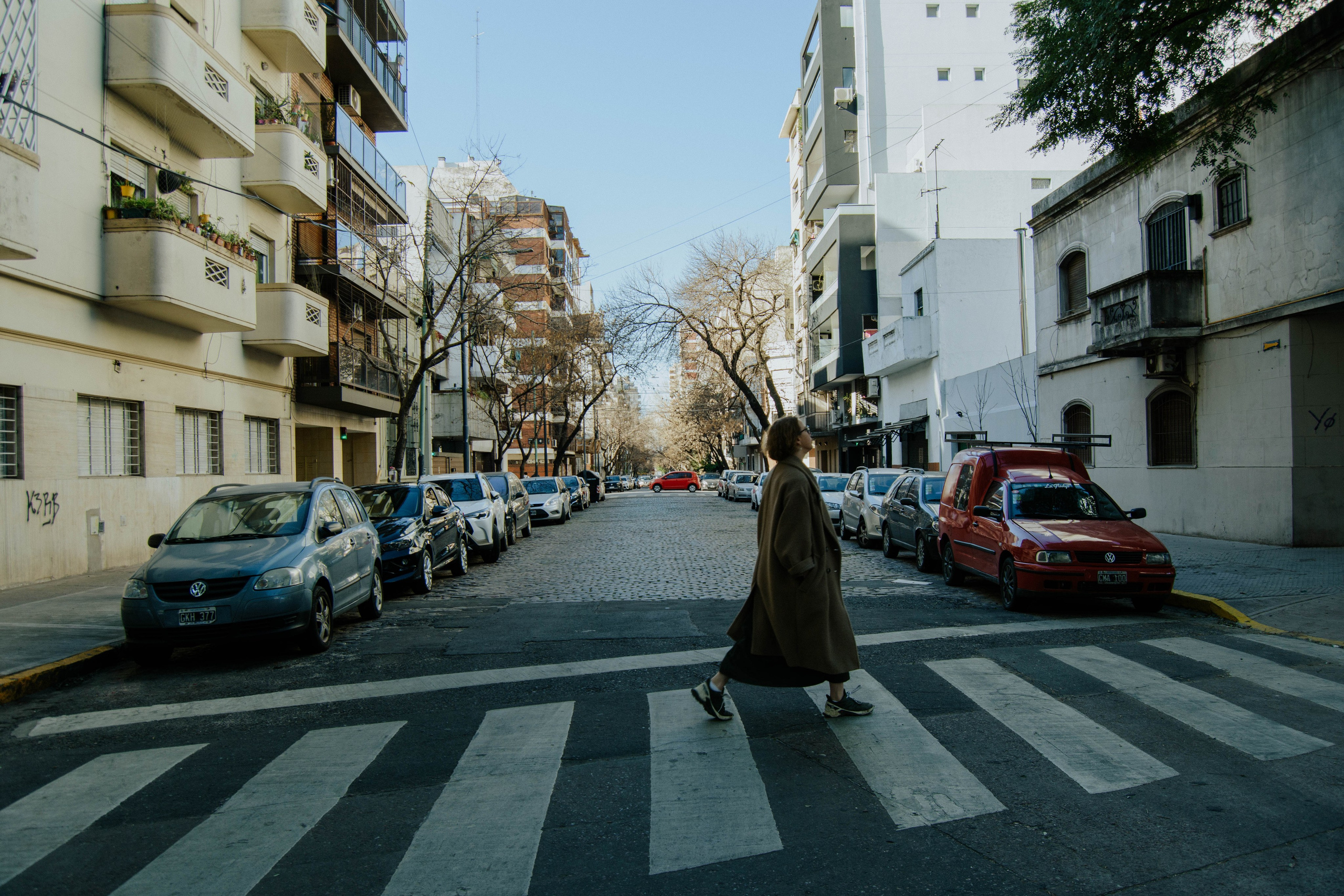 Nice to meet you, Eugenia. Photographer @elmirkami in the city of Buenos Aires