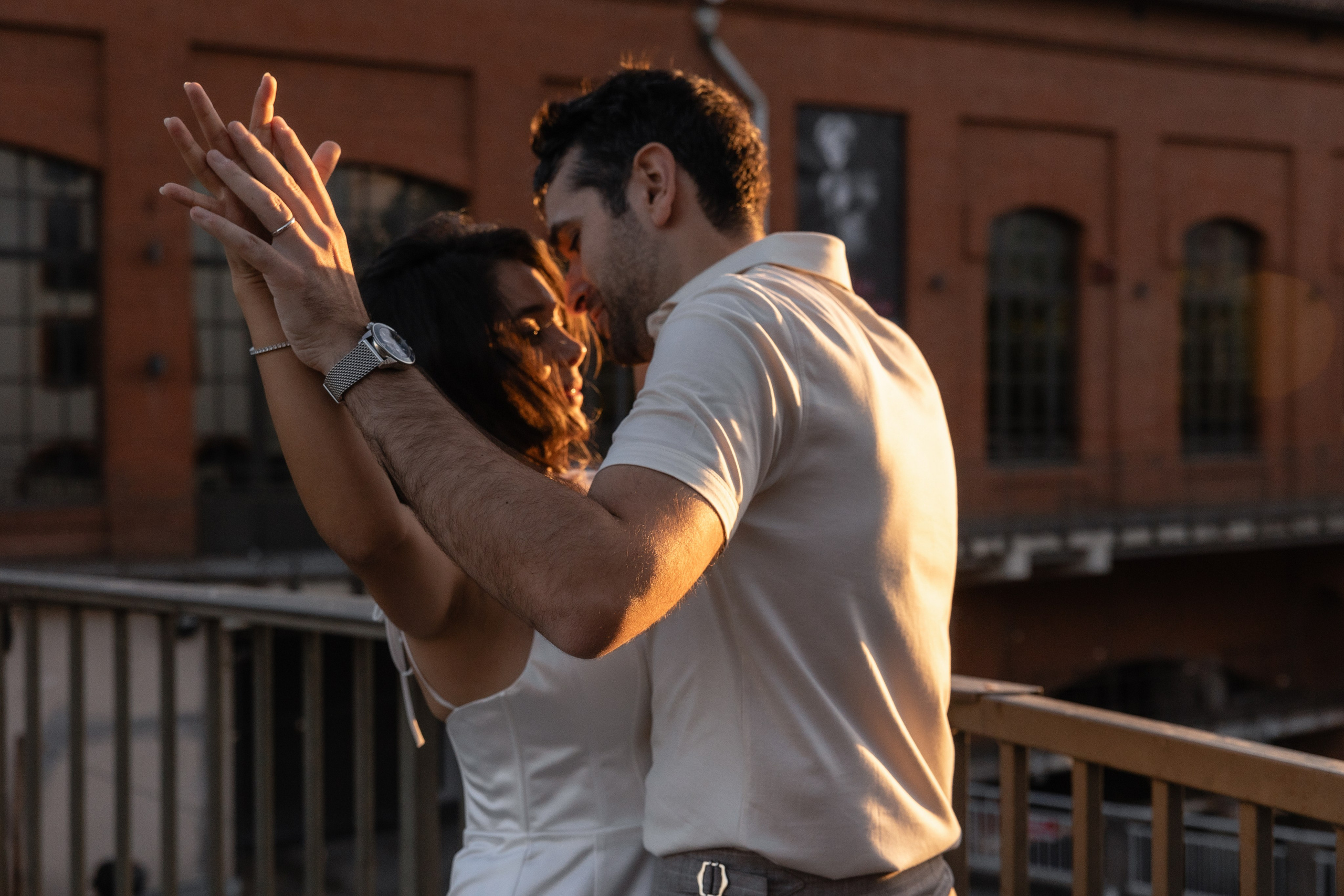 An engagement session is more than just a photoshoot—it’s a way to celebrate your love story in a place that feels important to you and you. Eugénie Smirnova — your photographer in Toulouse and southwest France