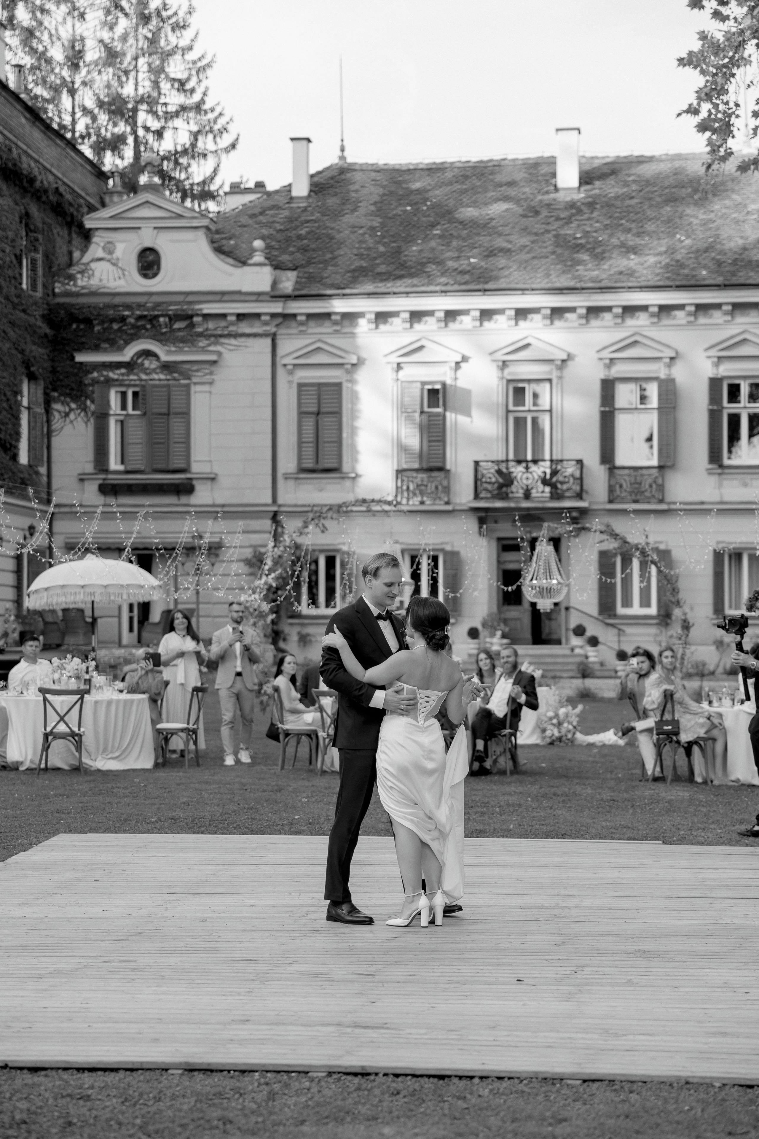 Elegant Outdoor Wedding at Palais Kneissl | RAW Studio Photography. Raw Studio: Capturing Elegant weddings accross Europe