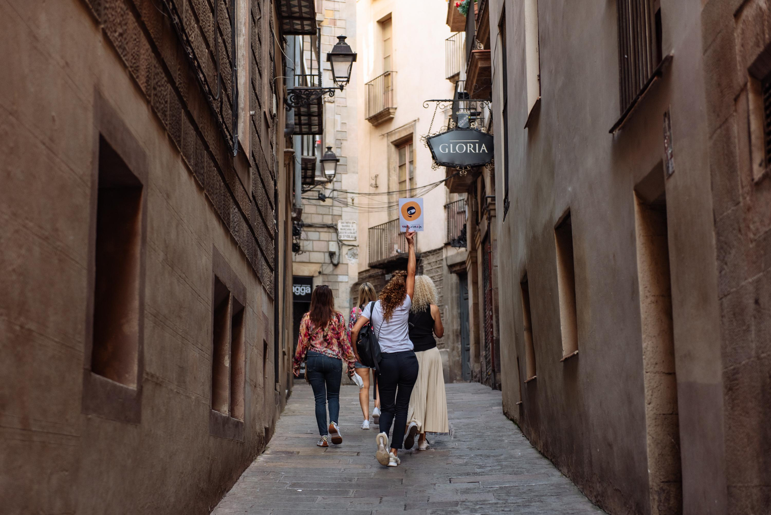 Travelona Tour. Professional photography services in Barcelona by Ekaterina Gasanova