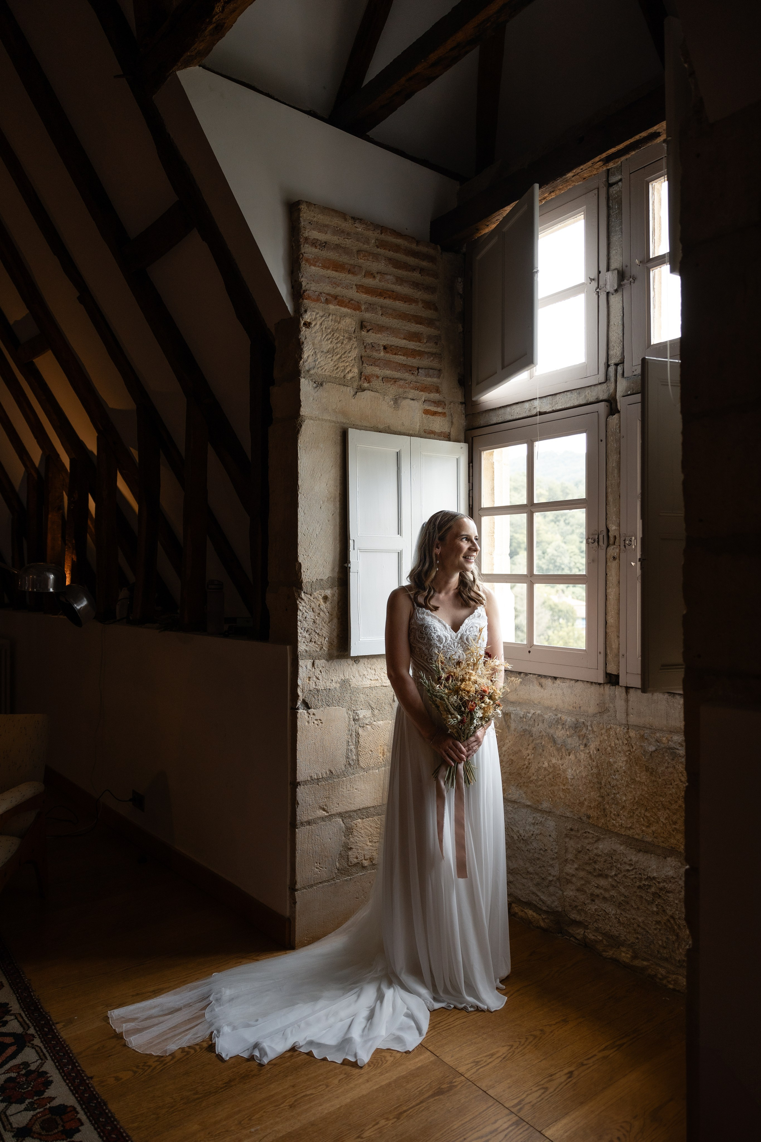 Rachel et Giles. Photo de mariage au Château de Saint-Martory. Eugénie Smirnova — photographe à Toulouse et dans le sud-ouest de la France