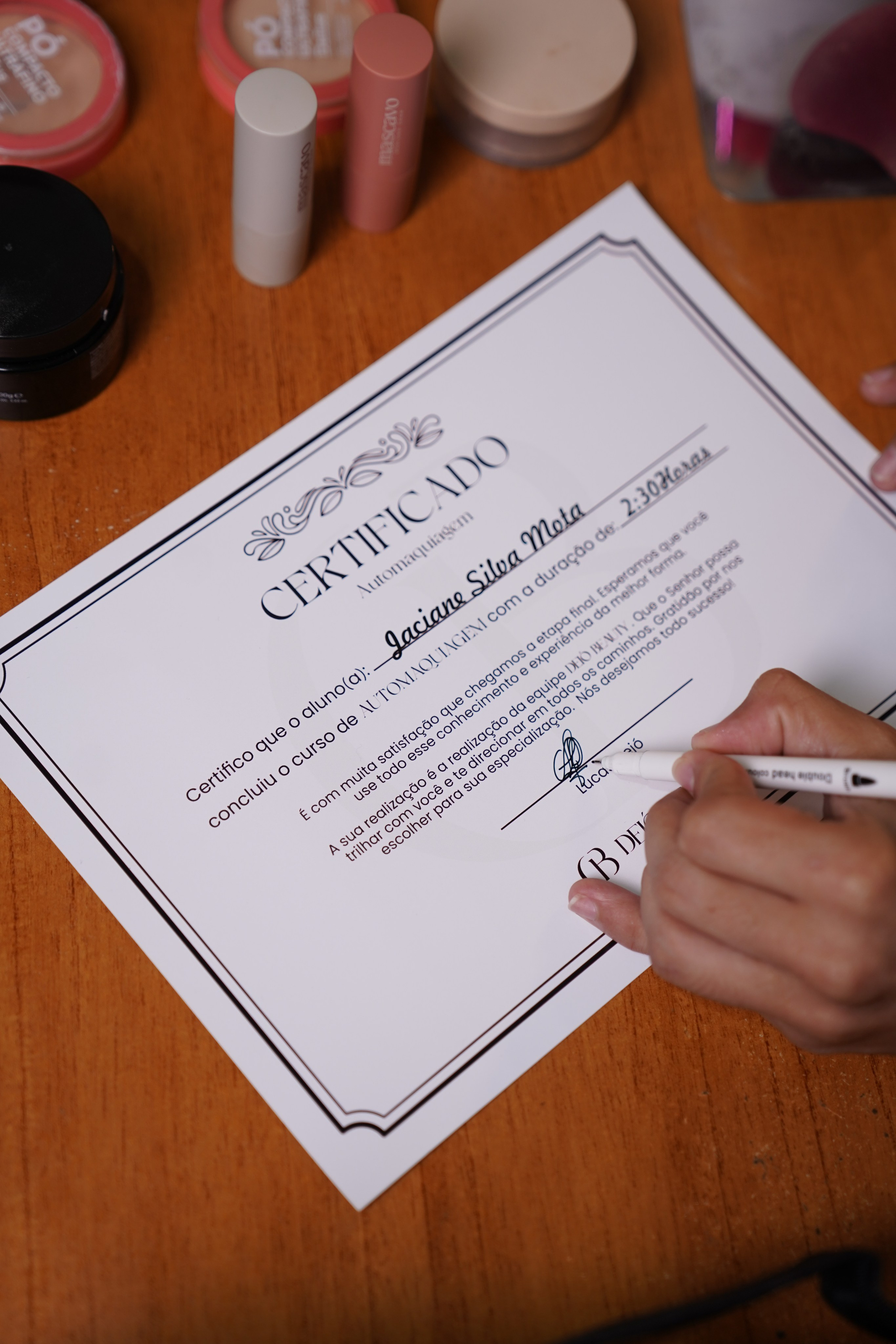 Institucionais. Início