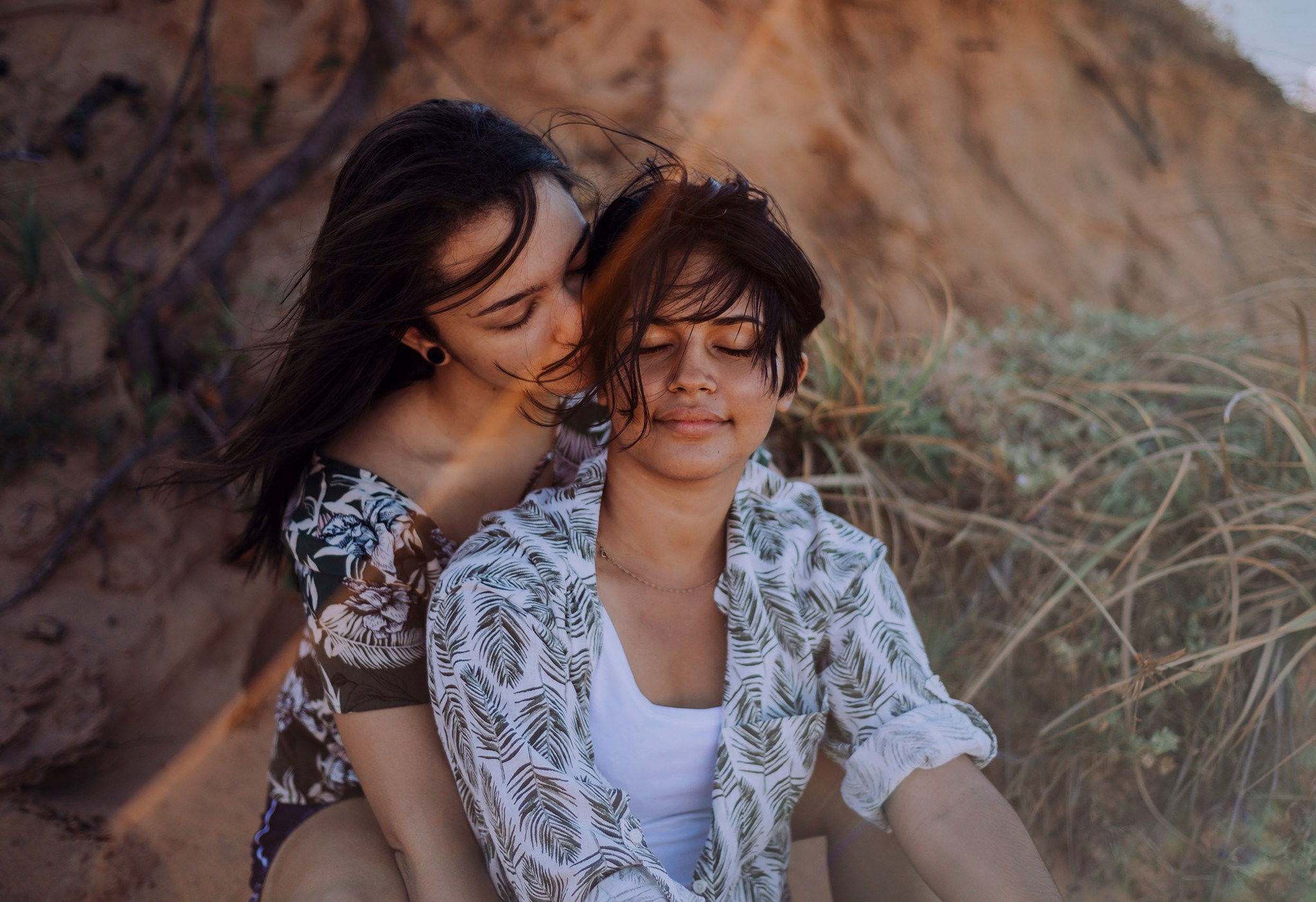 Ensaio de casal Isabelly e Vitória. R&S Fotografia e Filme fotografamos e filmamos casamentos, ensaios diversos, eventos em geral e hotelaria