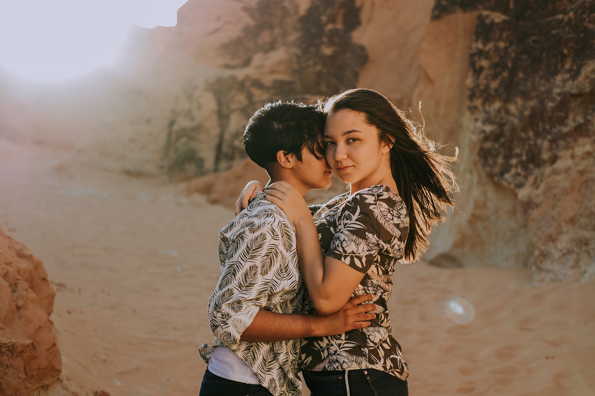 Ensaio de casal Isabelly e Vitória. R&S Fotografia e Filme fotografamos e filmamos casamentos, ensaios diversos, eventos em geral e hotelaria