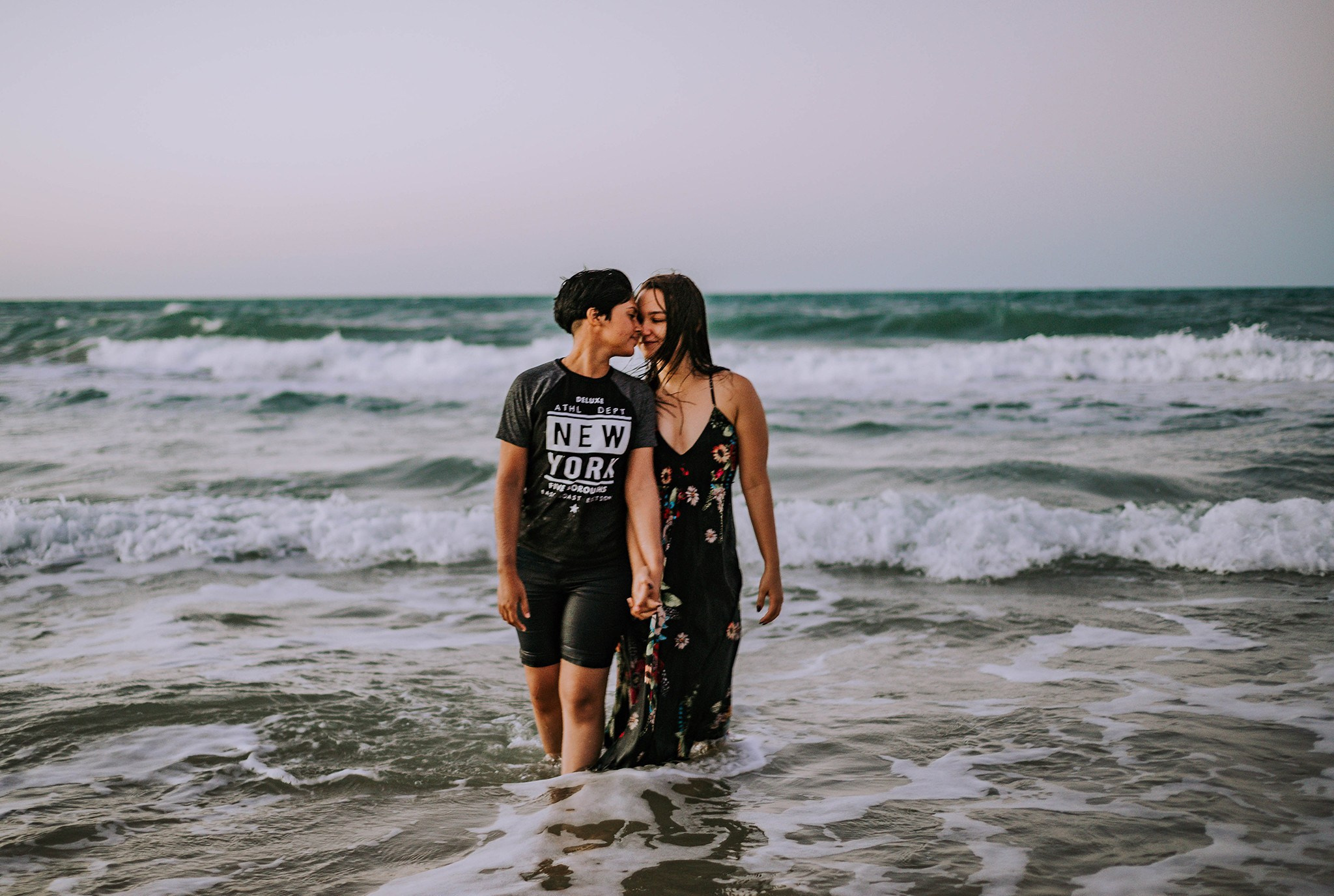 Ensaio de casal Isabelly e Vitória. R&S Fotografia e Filme fotografamos e filmamos casamentos, ensaios diversos, eventos em geral e hotelaria