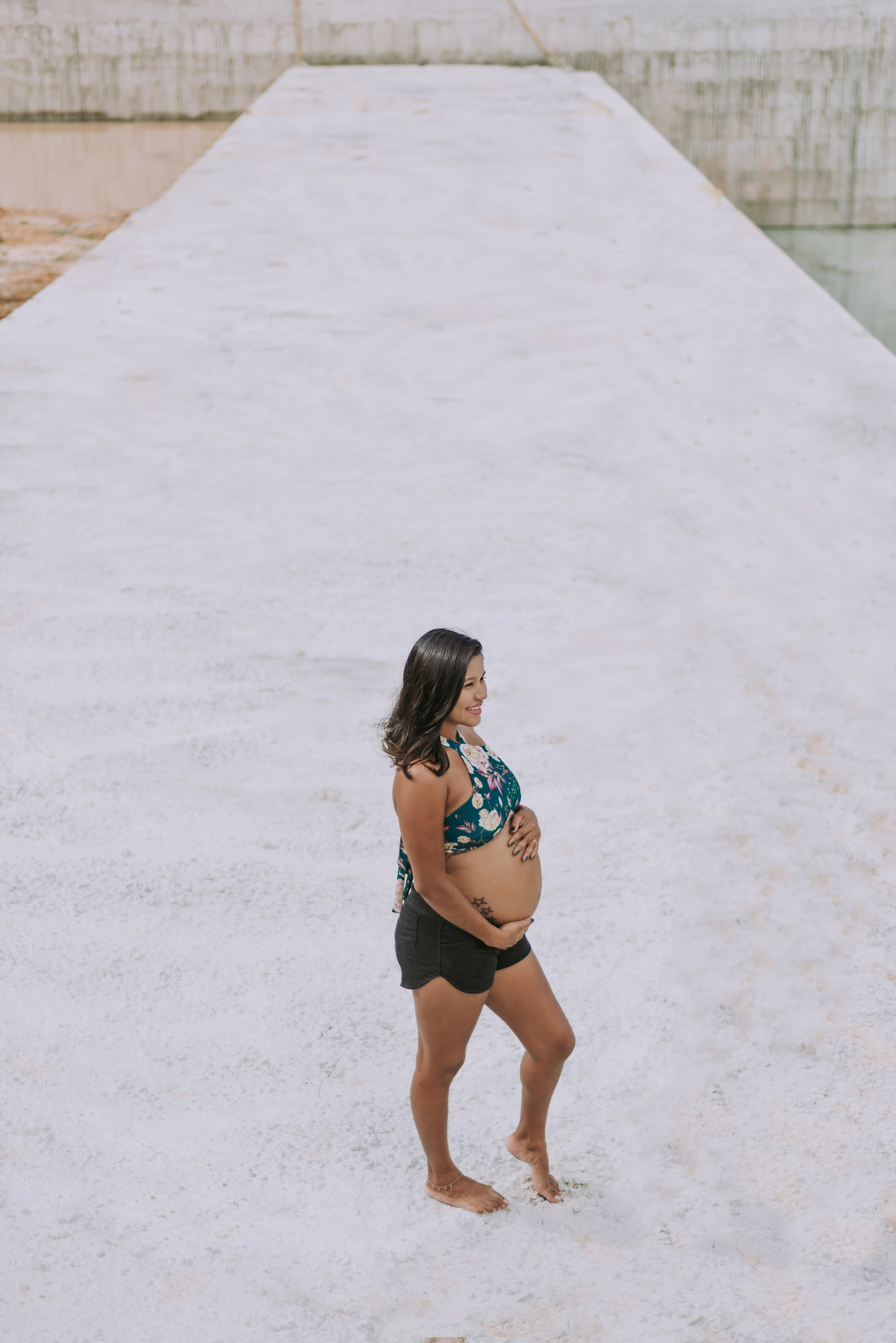 Ensaio gestante a espera de Yza. R&S Fotografia e Filme fotografamos e filmamos casamentos, ensaios diversos, eventos em geral e hotelaria