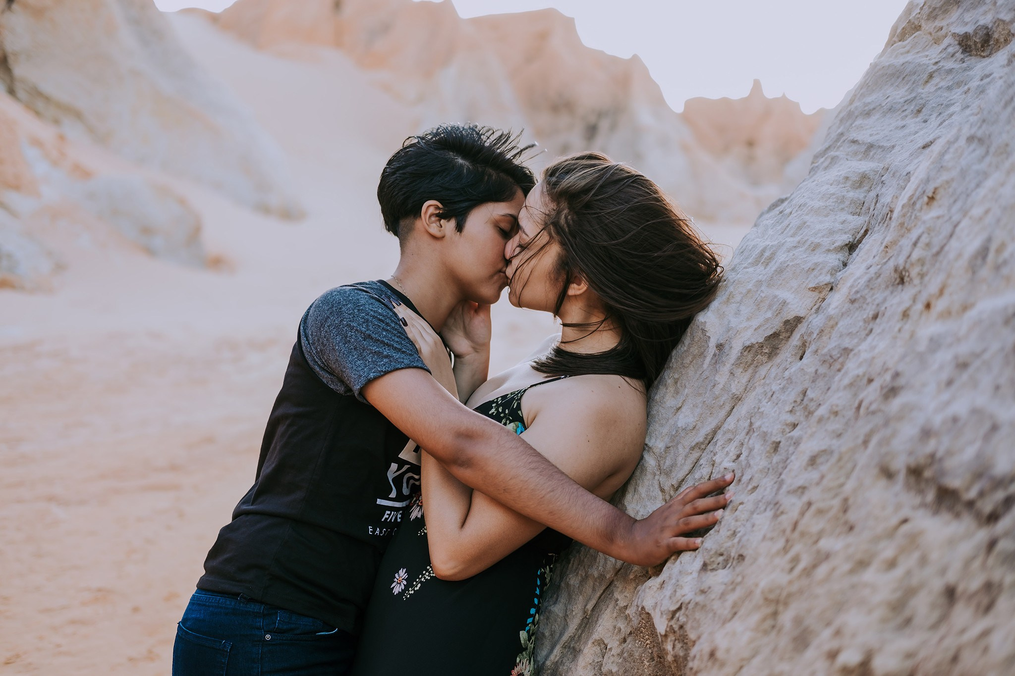 Ensaio de casal Isabelly e Vitória. R&S Fotografia e Filme fotografamos e filmamos casamentos, ensaios diversos, eventos em geral e hotelaria
