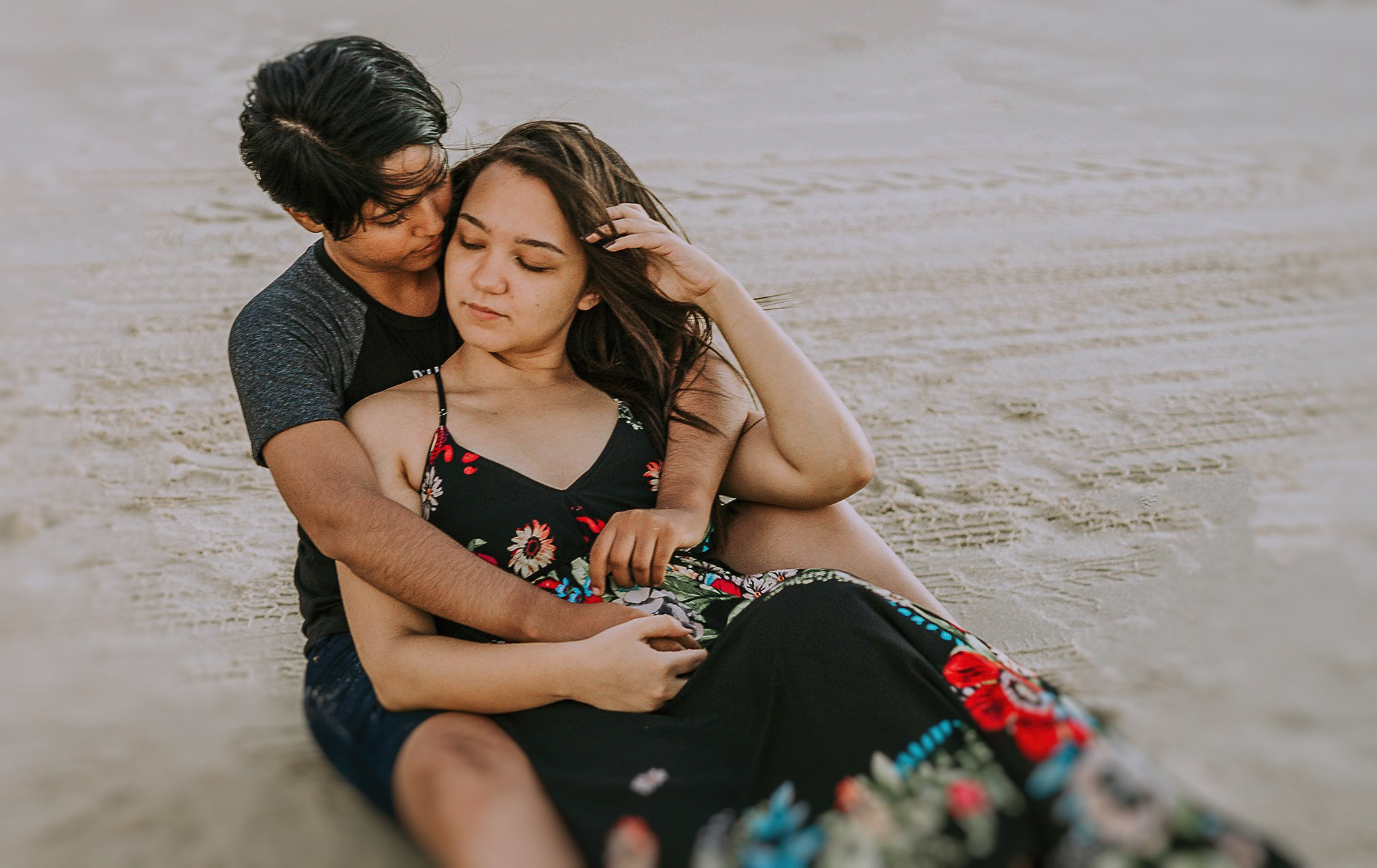Ensaio de casal Isabelly e Vitória. R&S Fotografia e Filme fotografamos e filmamos casamentos, ensaios diversos, eventos em geral e hotelaria