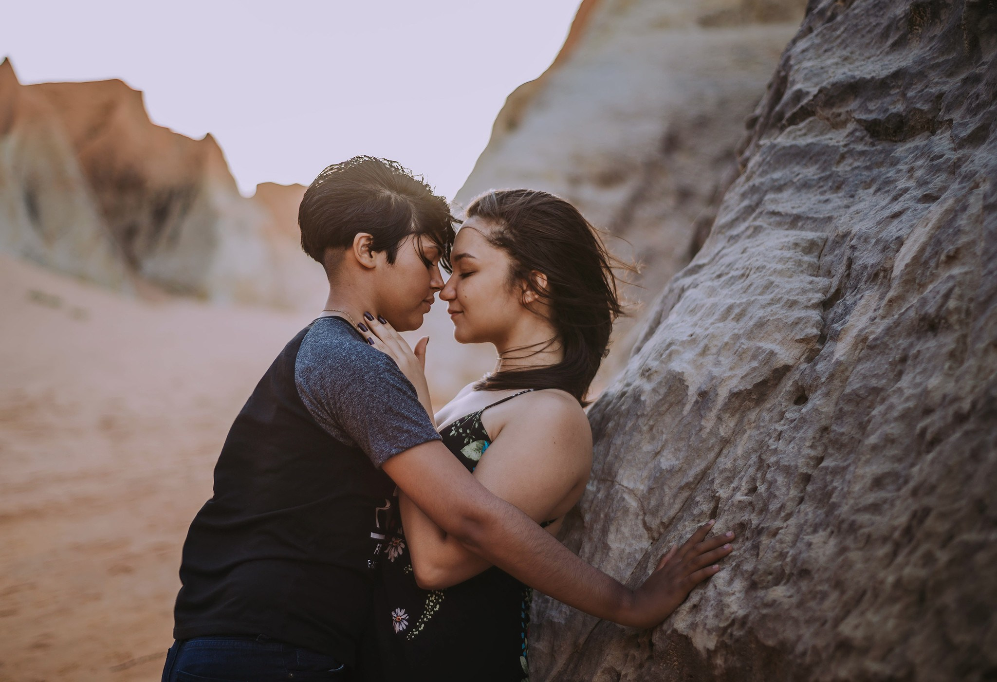 Ensaio de casal Isabelly e Vitória. R&S Fotografia e Filme fotografamos e filmamos casamentos, ensaios diversos, eventos em geral e hotelaria