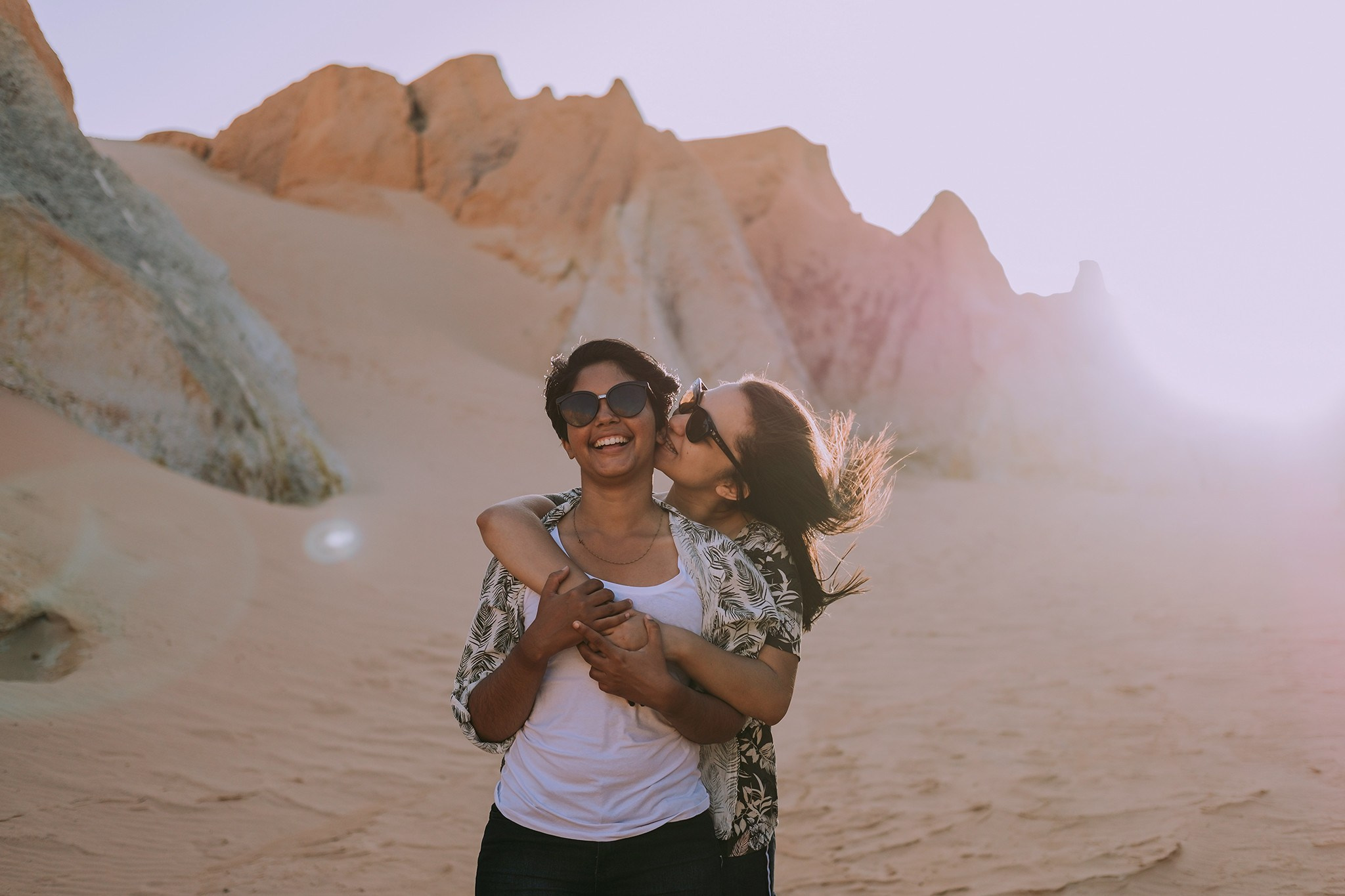 Ensaio de casal Isabelly e Vitória. R&S Fotografia e Filme fotografamos e filmamos casamentos, ensaios diversos, eventos em geral e hotelaria