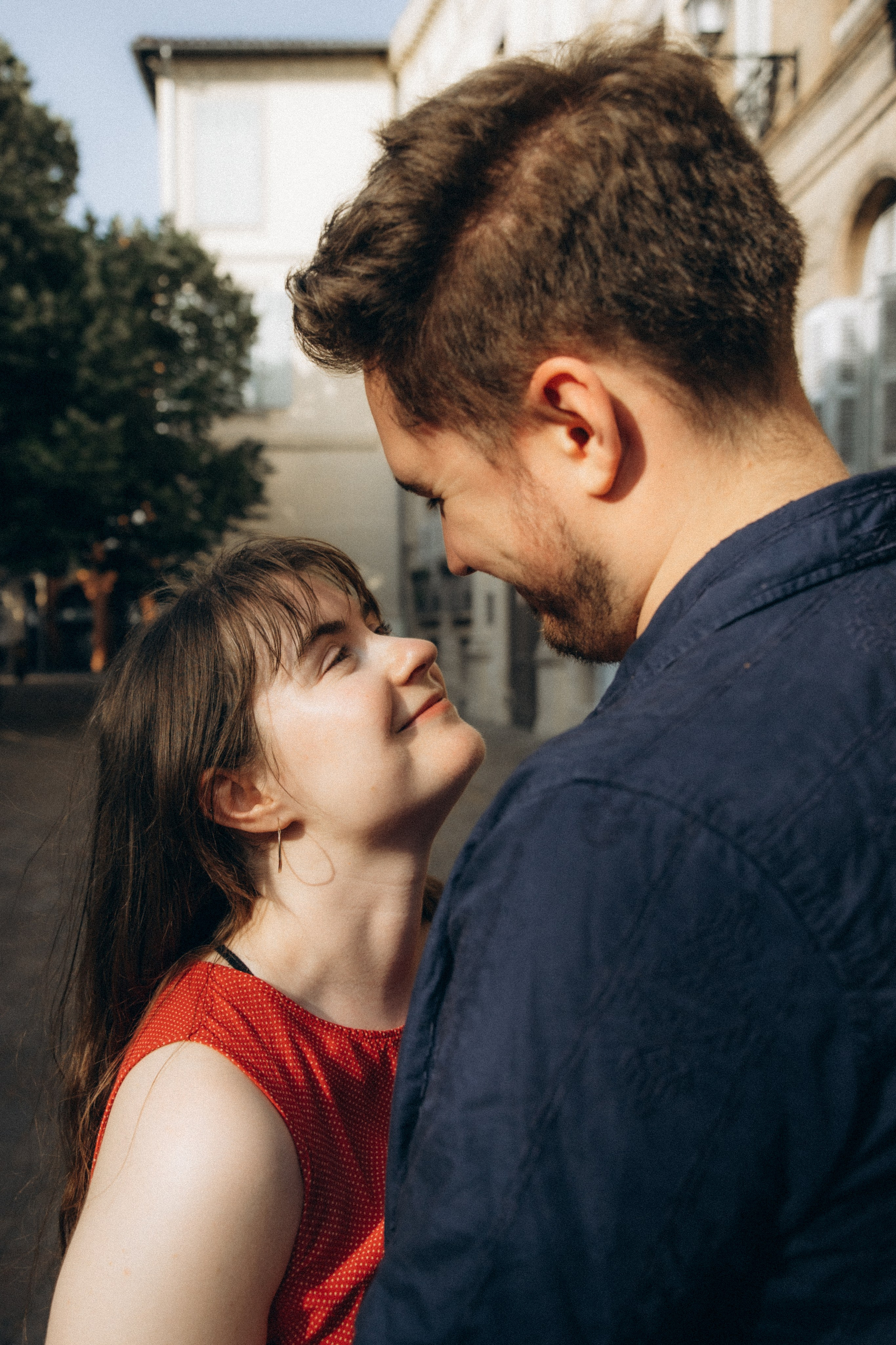 Surprise proposal photoshoot in Toulouse: romantic moment to remember. Eugénie Smirnova — your photographer in Toulouse and southwest France