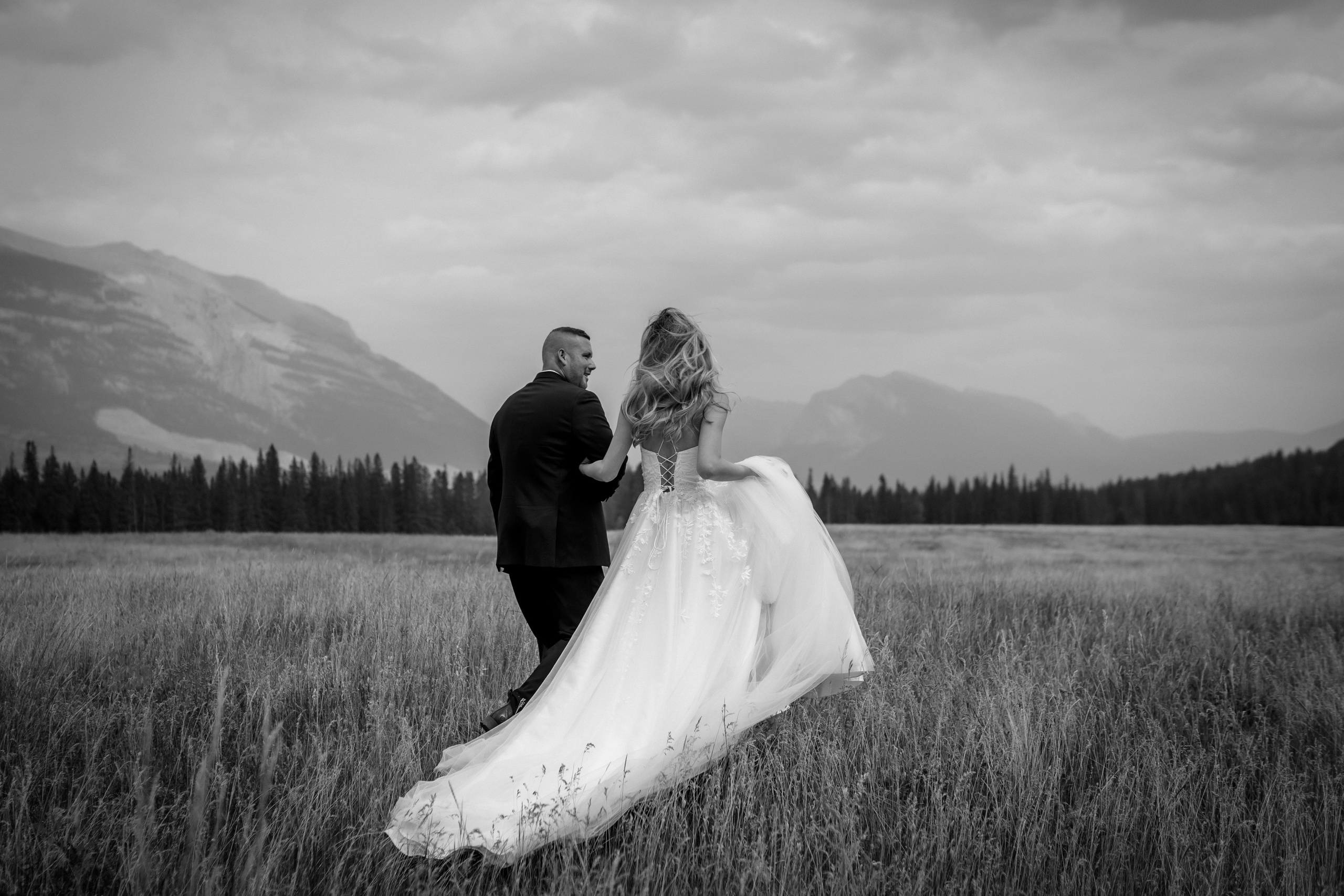 Wedding and family photographer in Calgary Kate Beliaeva