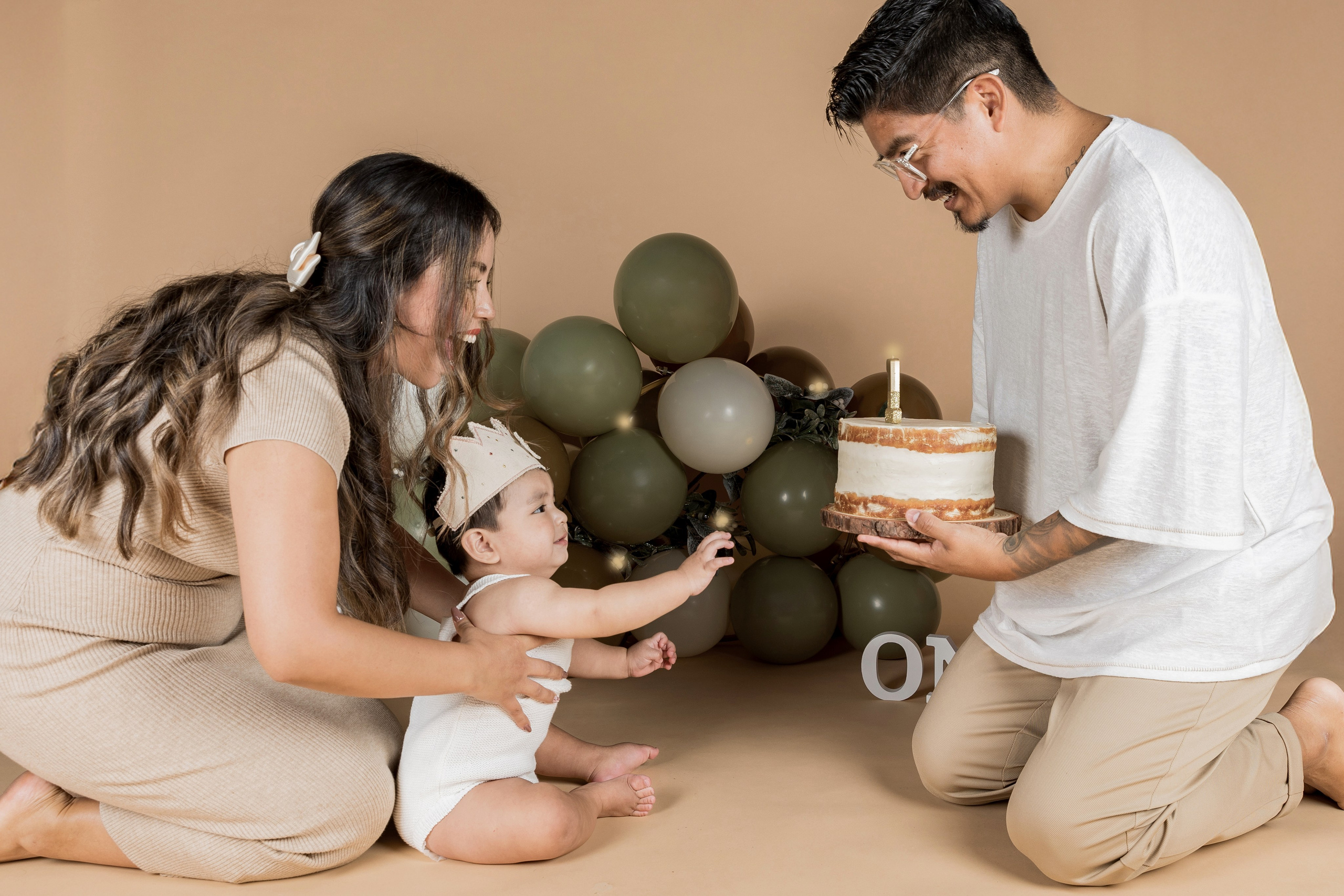 Sesión de Fotos de Cumpleaños en Madrid | Smash Cake, 15, 19, 40 Años – Rainbox Estudio. Rainbox Estudio de Fotografía