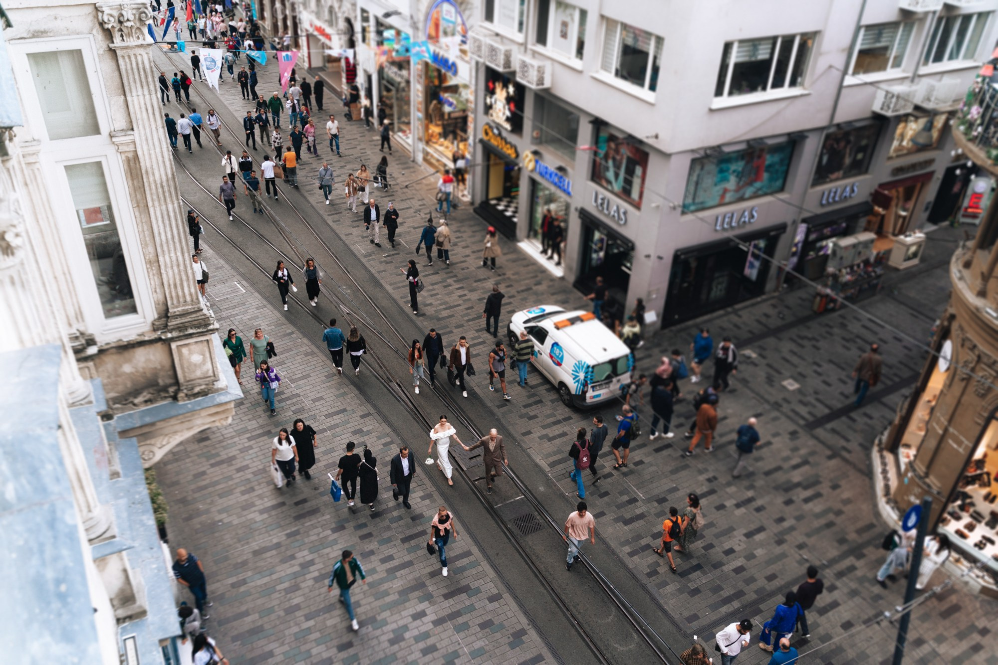 Фотосессия после росписи в Стамбуле. Фотограф в Дананге, Вьетнам. Эстетика и лайфстайл