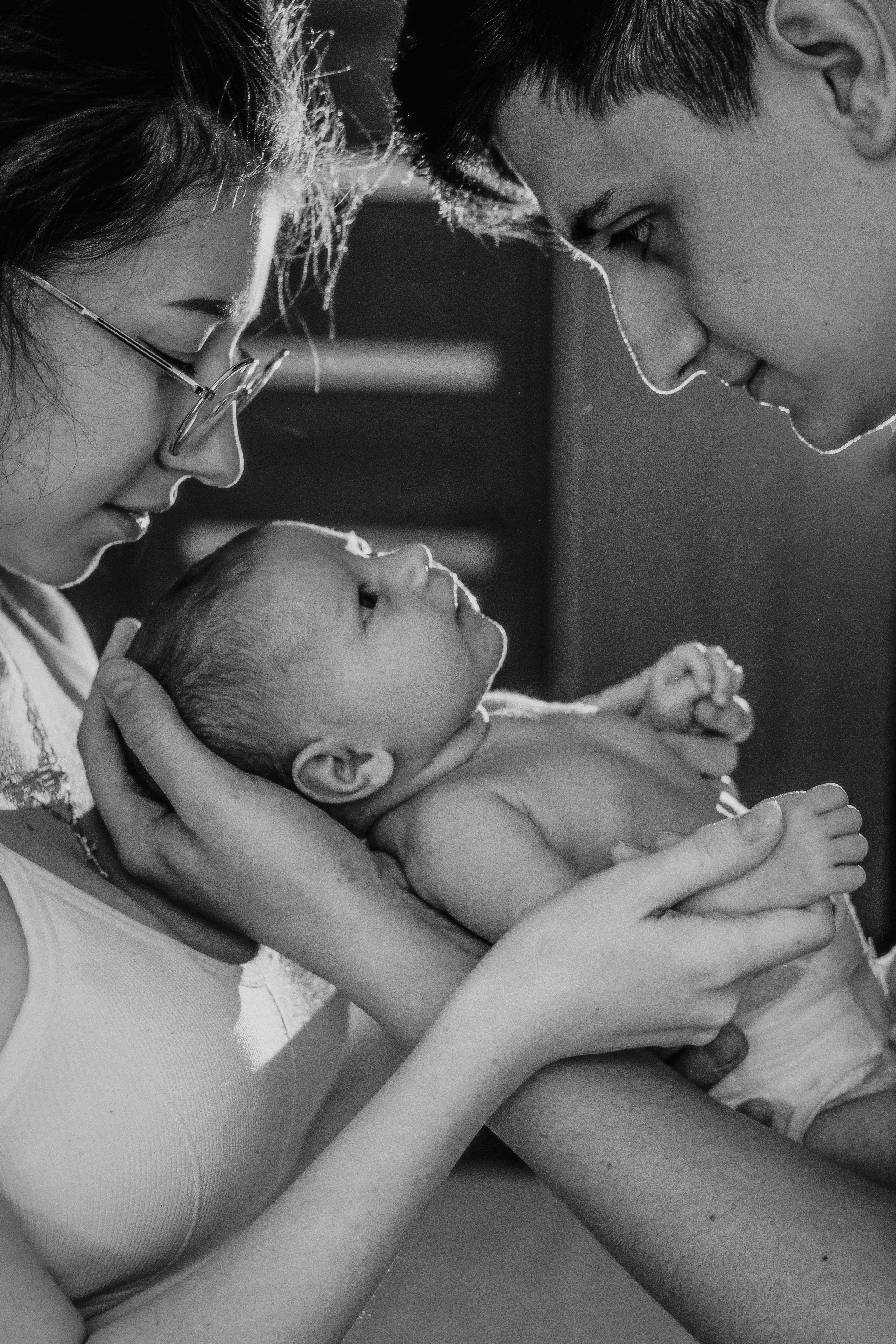 Newborn & Sibling Photography – First Precious Moments Together. Alisa Tant — Family and newborn photographer Bucks County, Montgomery county, Philadelphia, NJ