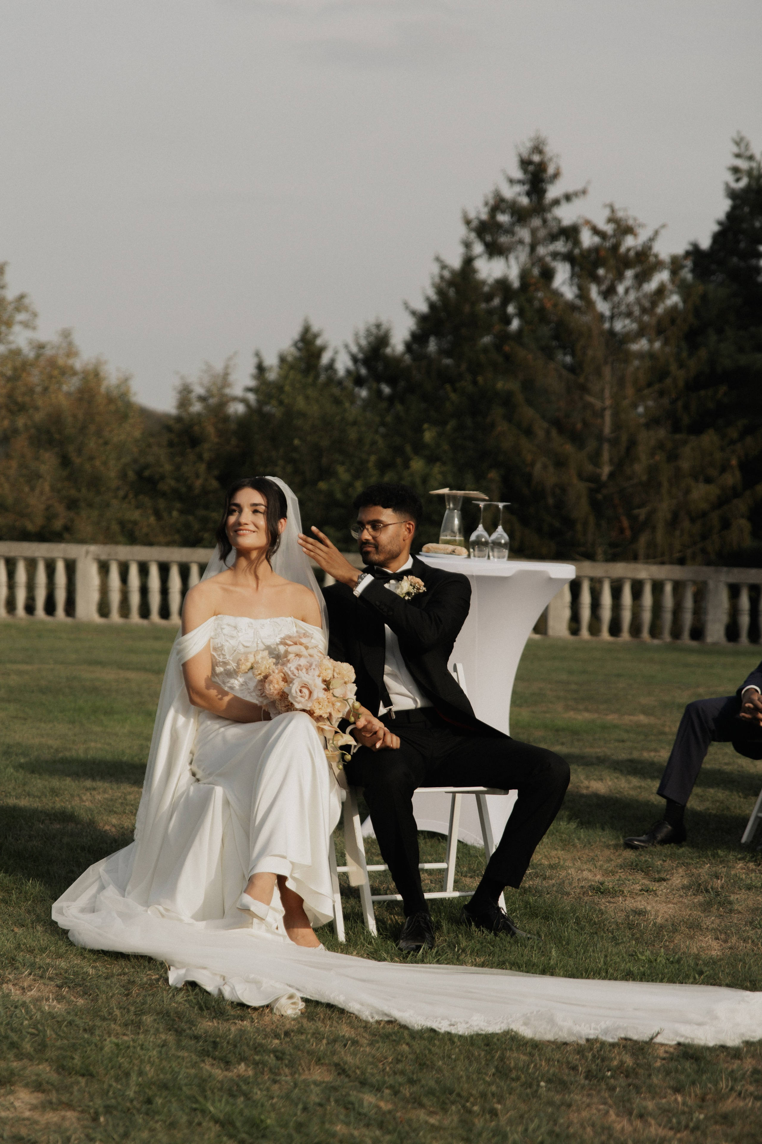 Elegant Castle Wedding in Austria | Alwin & Ruth’s Fairytale Celebration. Wedding photographer and videographer based in Timisoara, Romania