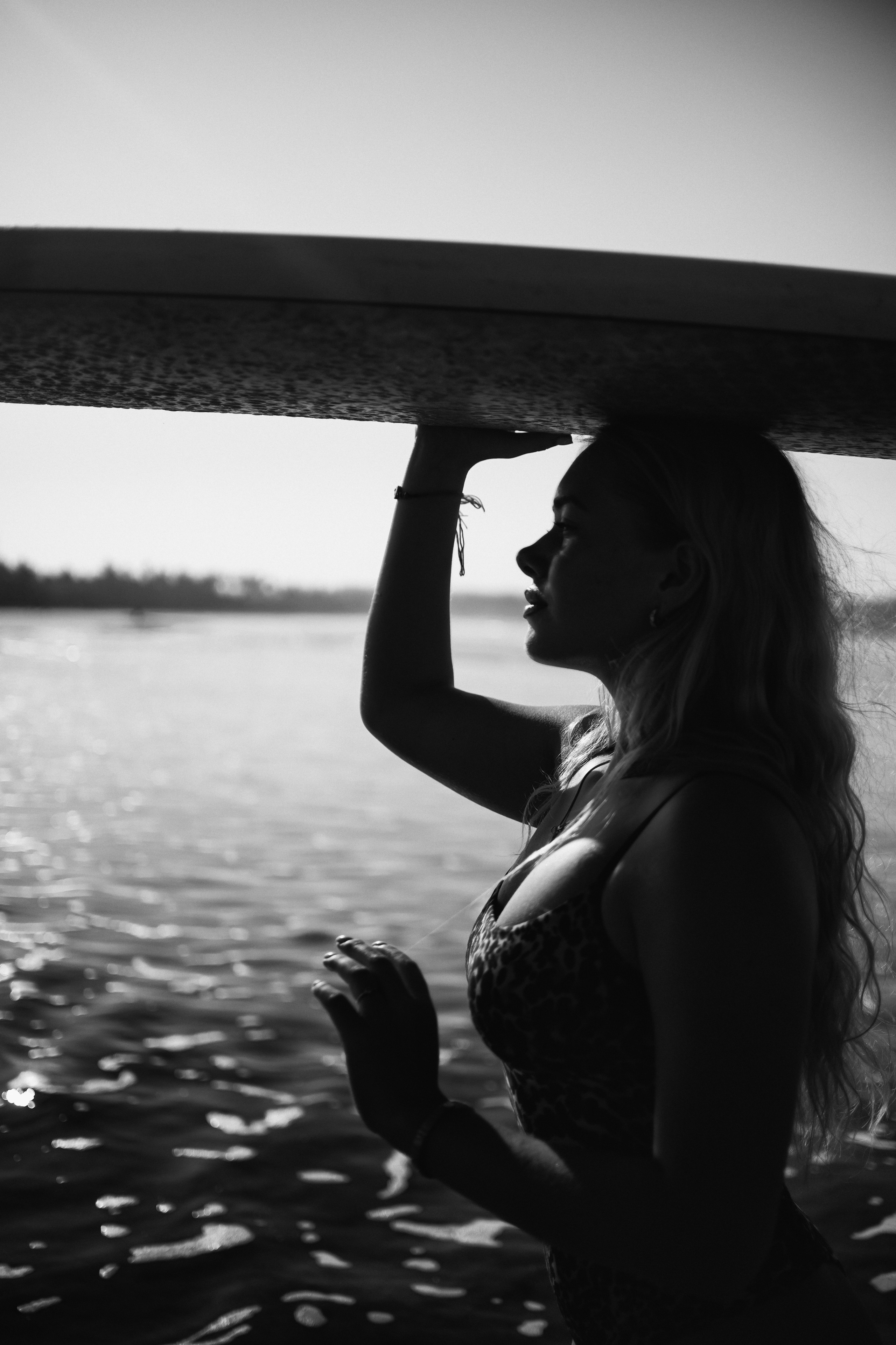 Photoshoot with a surfboard | BW