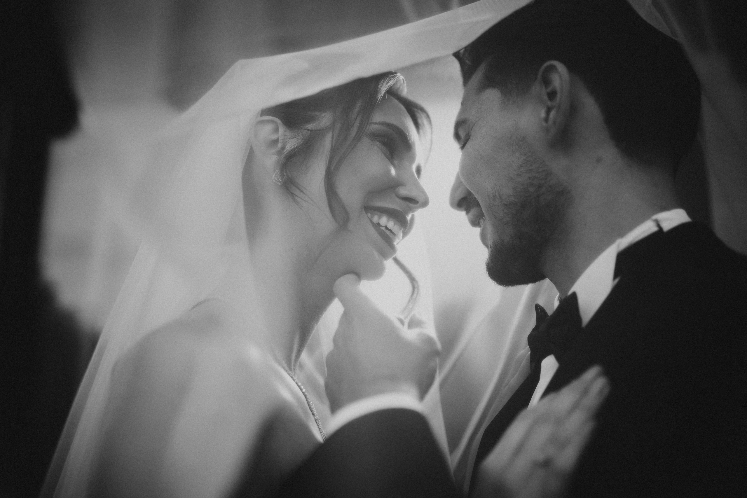 Povestea de nuntă a lui Anca și Dragoș în Bacău | Fotografie de Eveniment. Raw Studio. Fotograful tau de nunta!