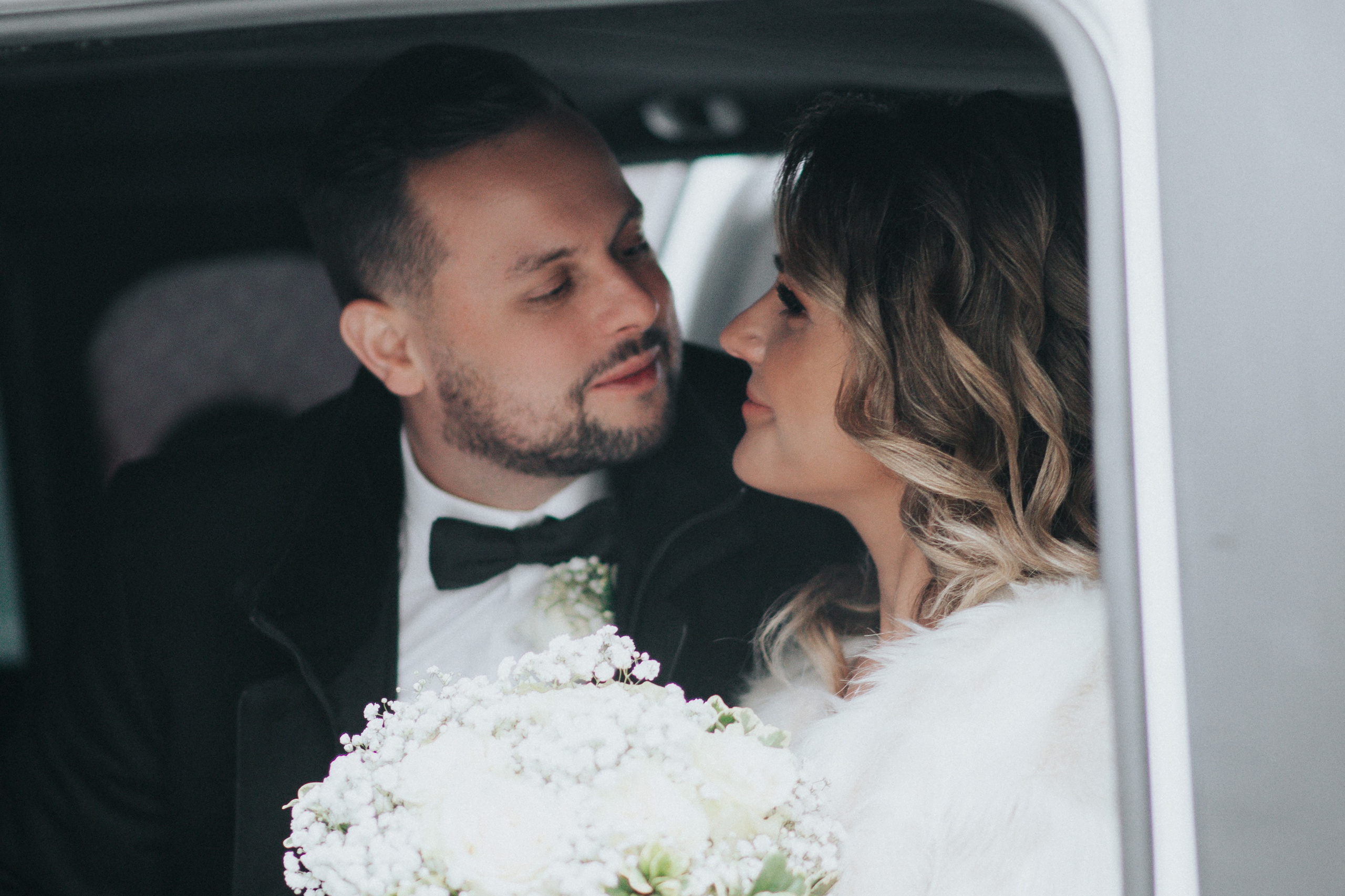 Vestuvių fotosesija, ceremonija, Vestuvių pasiruošimo fotografavimas. Vestuvių fotografas Vilnius Trakai kaina vestuvių fotografavimas fotografė personal.lt photogrpahy kainos jaunoji jaunikis nuotaka santuoka vestuvės, profesionali natūrali meninė reportažinė klasikinė fotosesija, vestuvių fotosesija gamtoje dvare