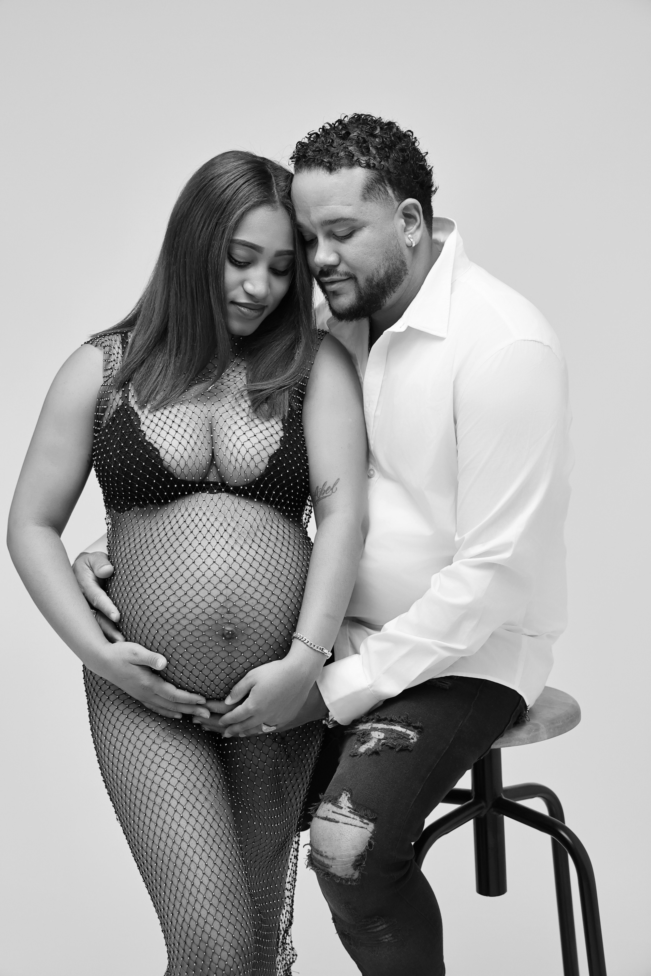 Nueva Sesión Embarazo En Estudio. Fotografía de Eventos, Embarazo y Familiar en Pirineos