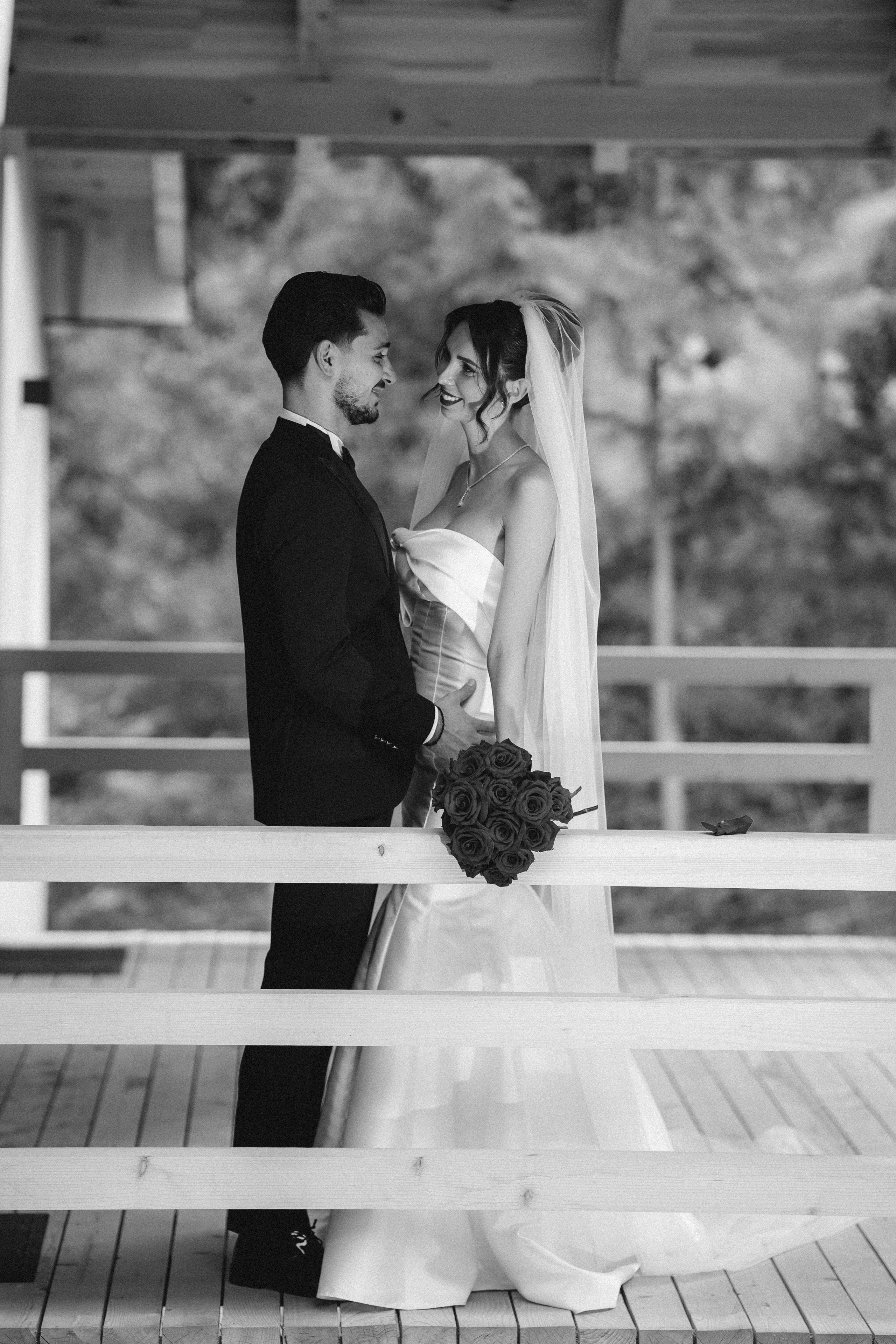 Povestea de nuntă a lui Anca și Dragoș în Bacău | Fotografie de Eveniment. Raw Studio. Fotograful tau de nunta!