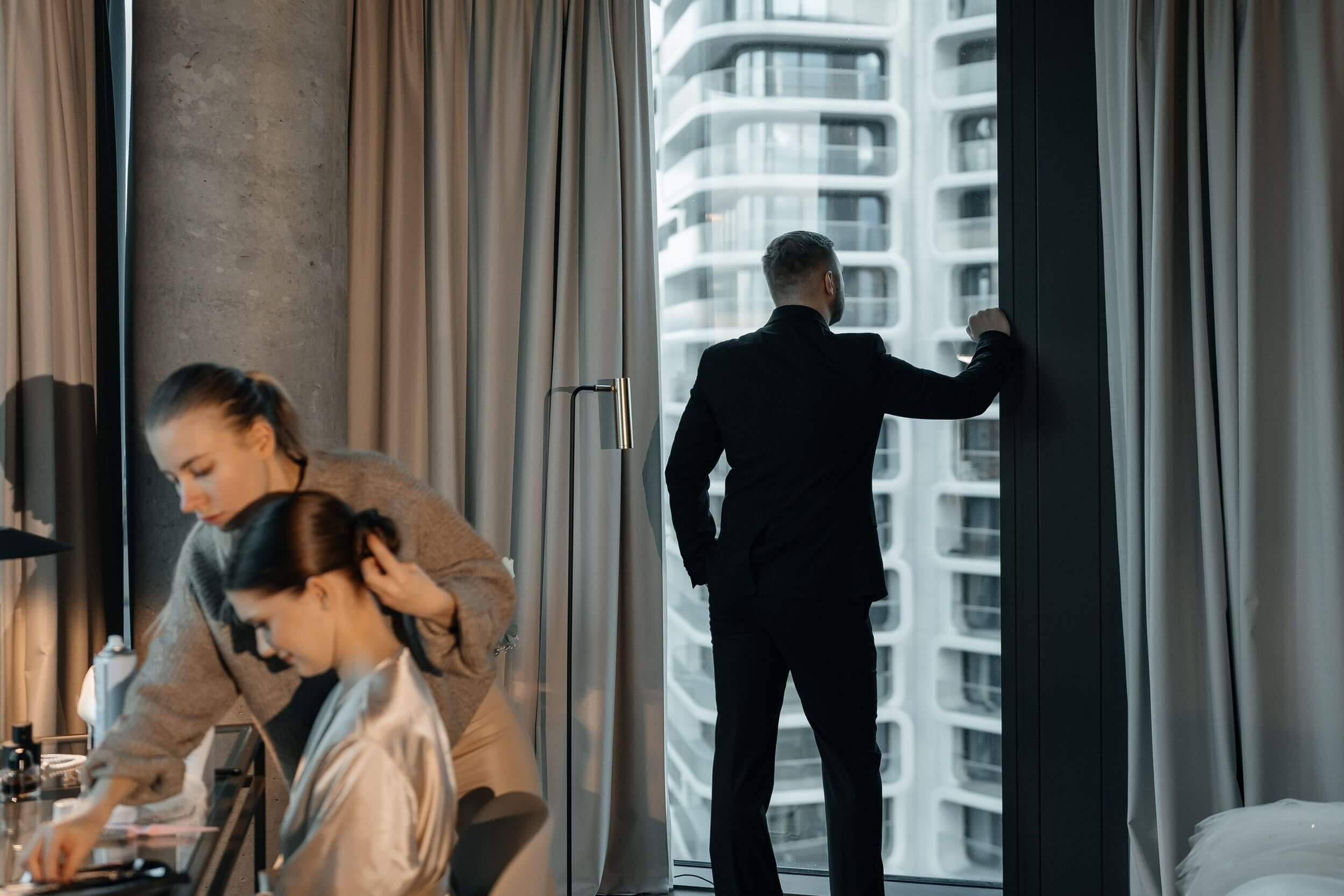 Autumn Civil Wedding in Frankfurt Höchst. Wedding photographer & videographer Frankfurt | Denis Mirosnik