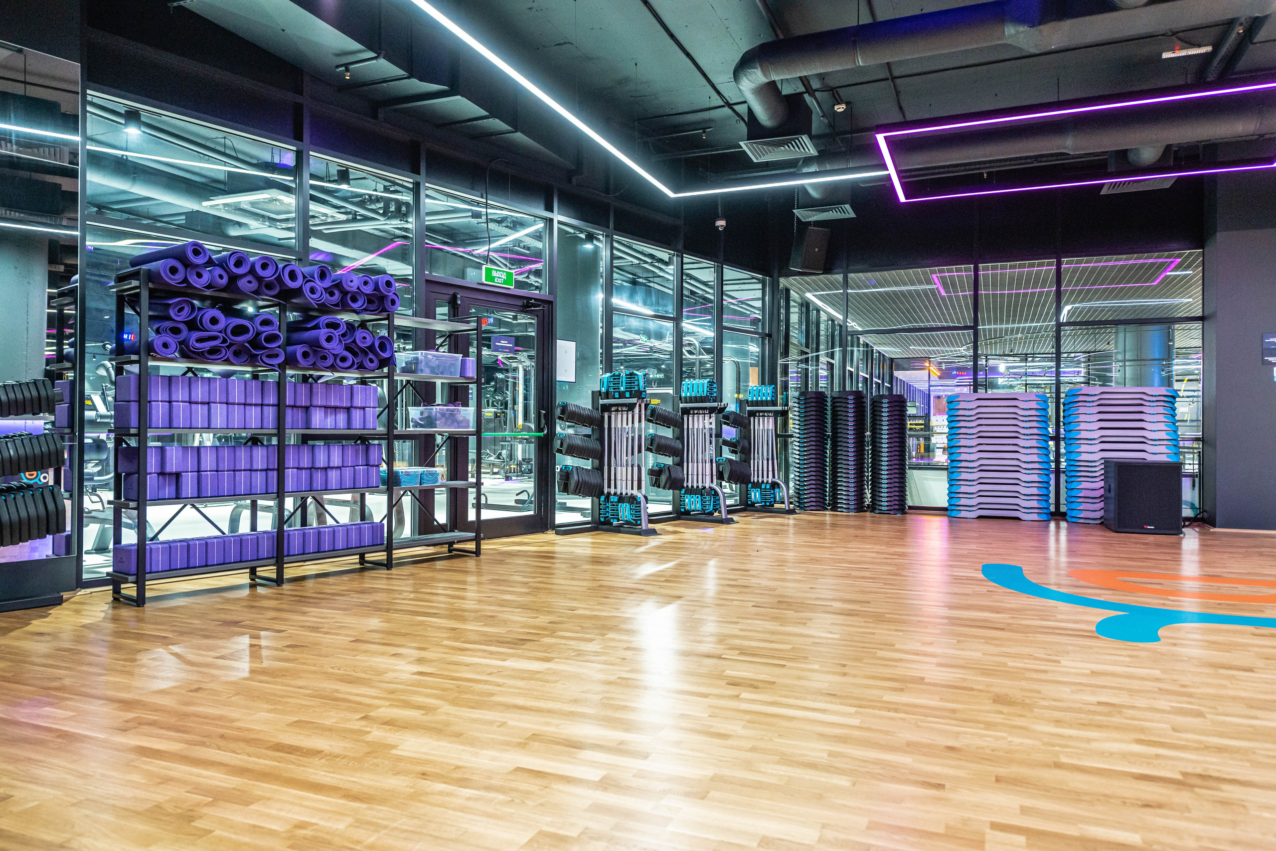 Фитнес-клуб DDX Fitness в Б. Овчинниковском переулок. ФОТОГРАФ МЕКСИКА КИНТАНА-РОО