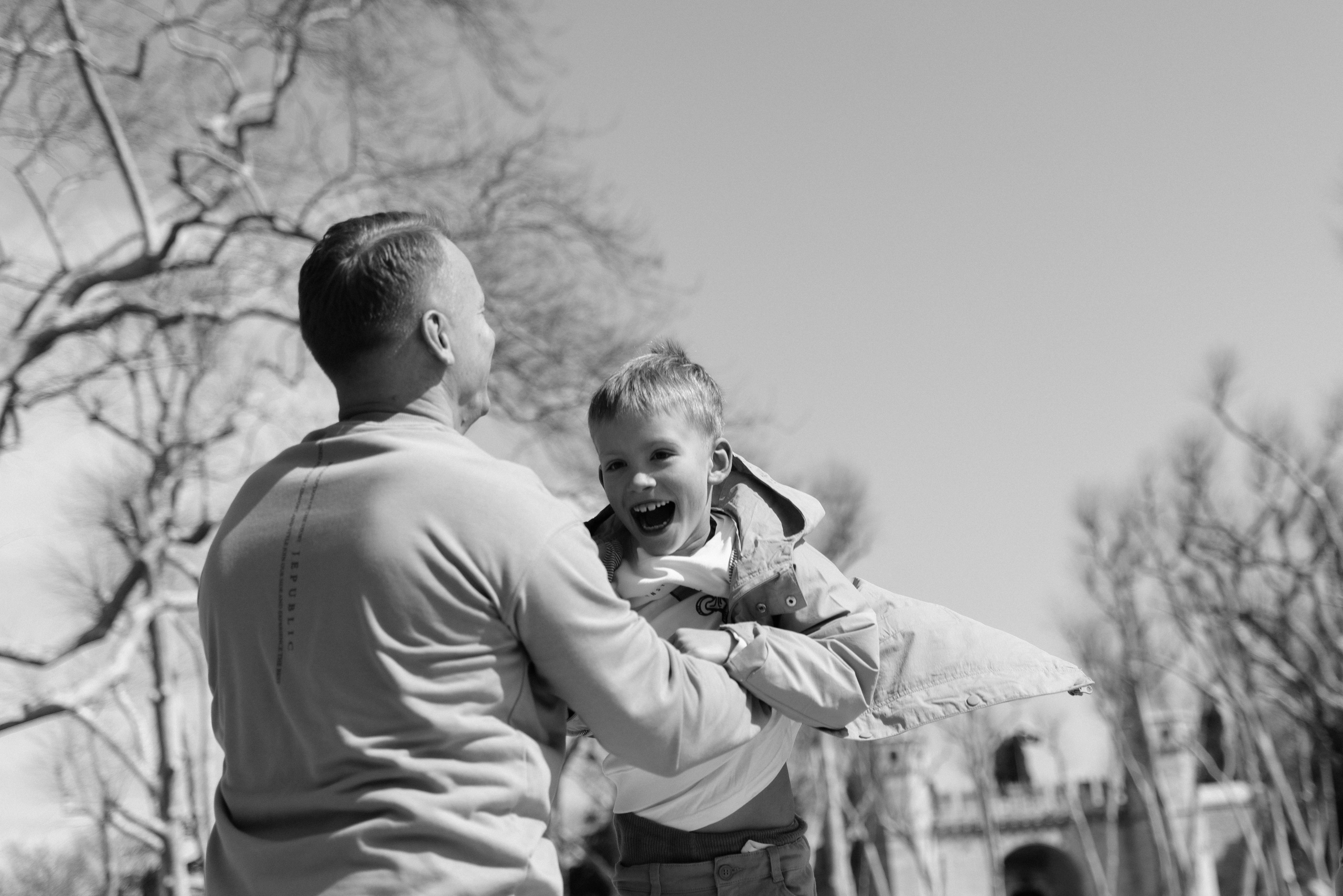 Family walk in the center of Istanbul. Aesthetic & Lifestyle photographer in Da Nang, Vietnam