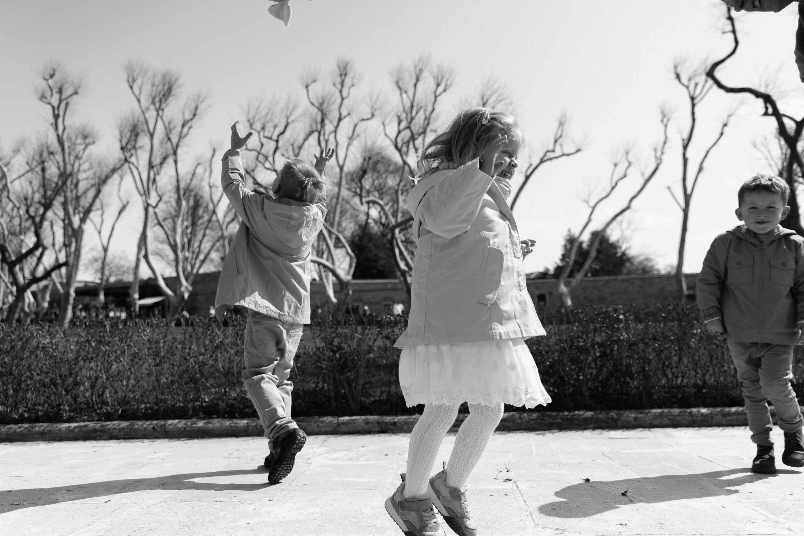 Family walk in the center of Istanbul. Aesthetic & Lifestyle photographer in Da Nang, Vietnam