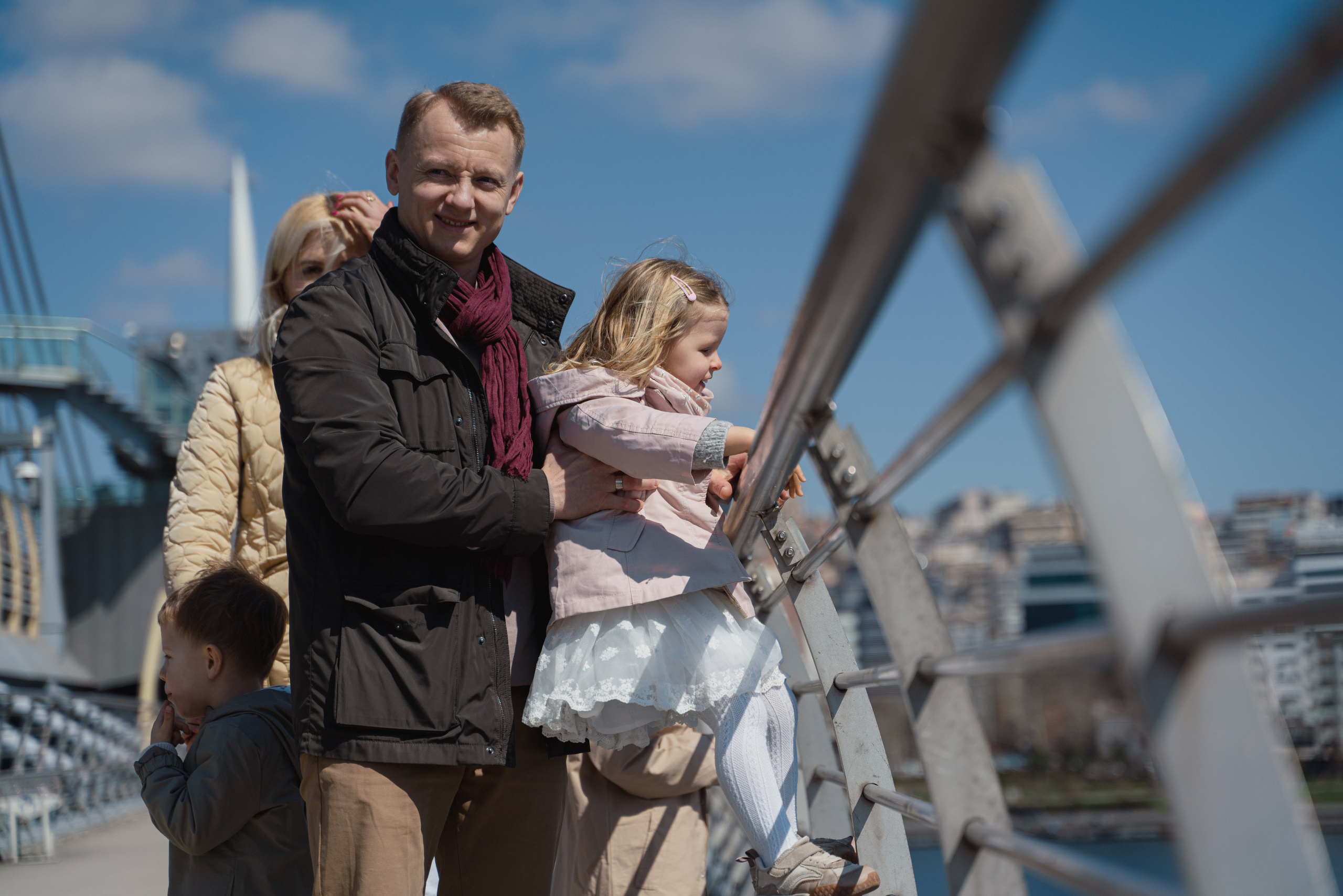 Family walk in the center of Istanbul. Aesthetic & Lifestyle photographer in Da Nang, Vietnam